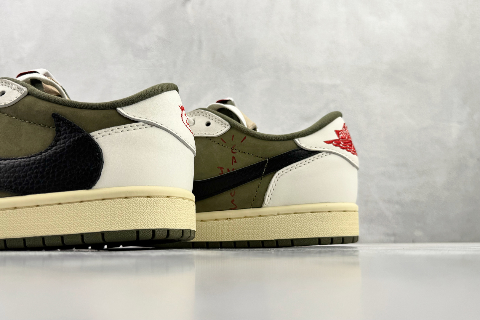 Travis Scott x Jordan Air Jordan 1 倒钩 8.0 Low ”Medium Olive” 米绿 DM7866-200 Travis Scott x Jordan Air Jordan 1 倒钩 8.0 Low ”Medium Olive” 米绿 DM7866-200