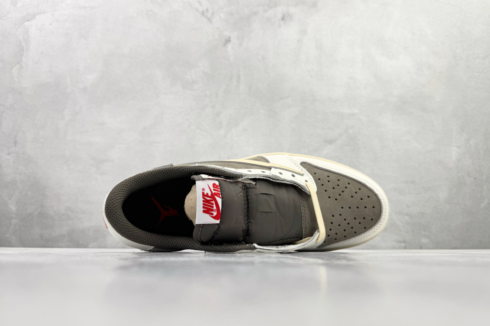 Travis Scott x Jordan Air Jordan 1 白棕色 反转摩卡 倒钩3.0 DM7866-162 Travis Scott x Jordan Air Jordan 1 白棕色 反转摩卡 倒钩3.0 DM7866-162