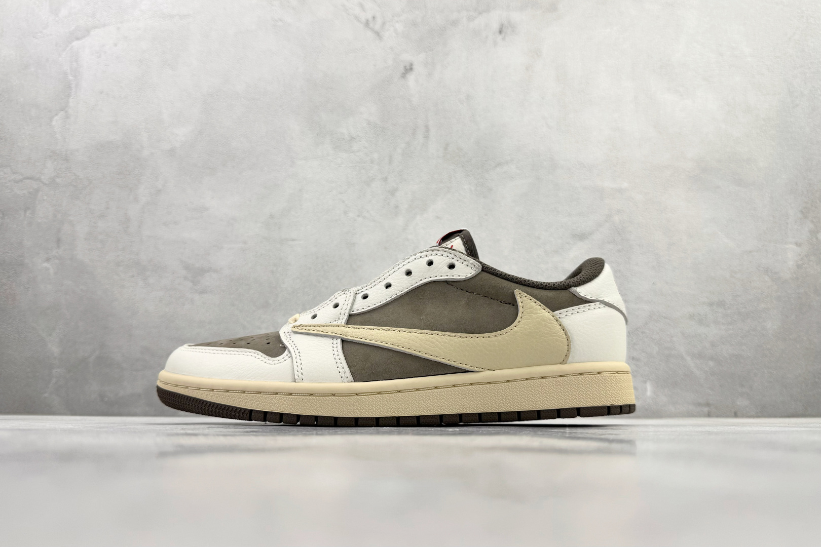 Travis Scott x Jordan Air Jordan 1 白棕色 反转摩卡 倒钩3.0 DM7866-162 Travis Scott x Jordan Air Jordan 1 白棕色 反转摩卡 倒钩3.0 DM7866-162