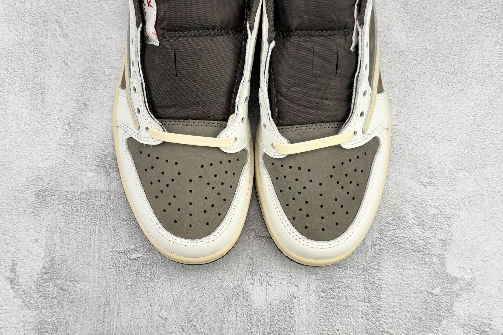 Travis Scott x Jordan Air Jordan 1 白棕色 反转摩卡 倒钩3.0 DM7866-162 Travis Scott x Jordan Air Jordan 1 白棕色 反转摩卡 倒钩3.0 DM7866-162