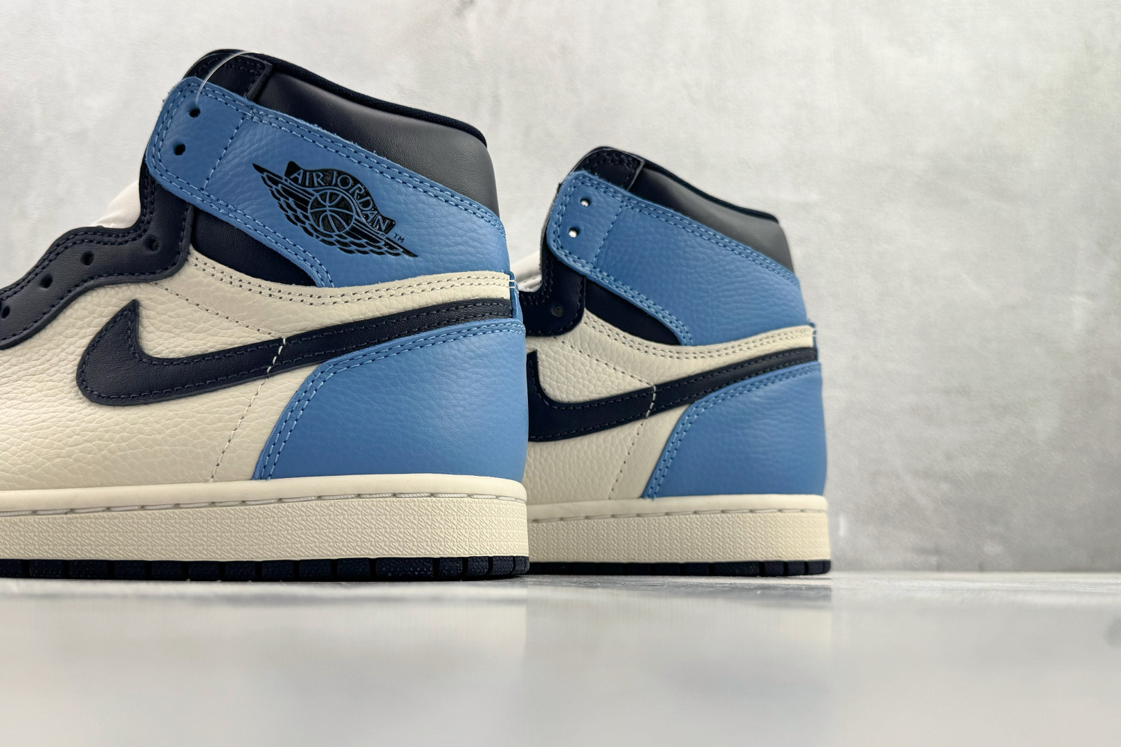 Jordan Air Jordan 1 Retro High Obsidian 黑蓝白 555088-140 Jordan Air Jordan 1 Retro High Obsidian 黑蓝白 555088-140