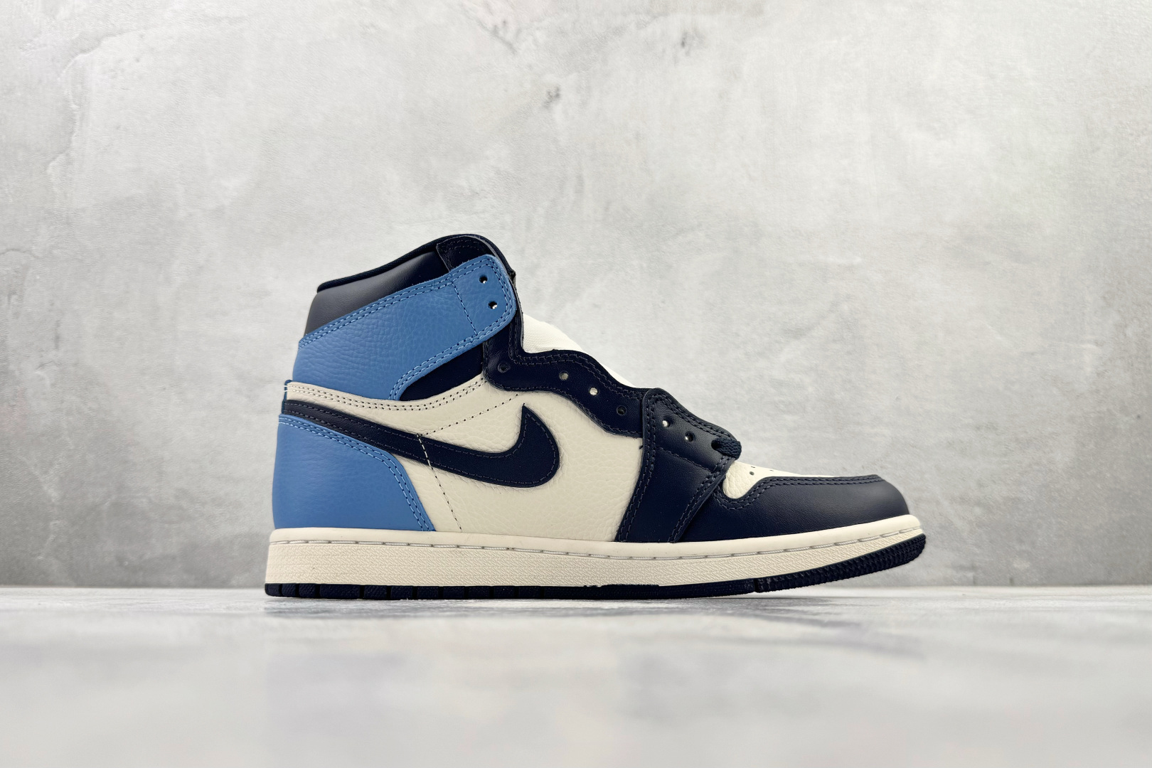 Jordan Air Jordan 1 Retro High Obsidian 黑蓝白 555088-140 Jordan Air Jordan 1 Retro High Obsidian 黑蓝白 555088-140