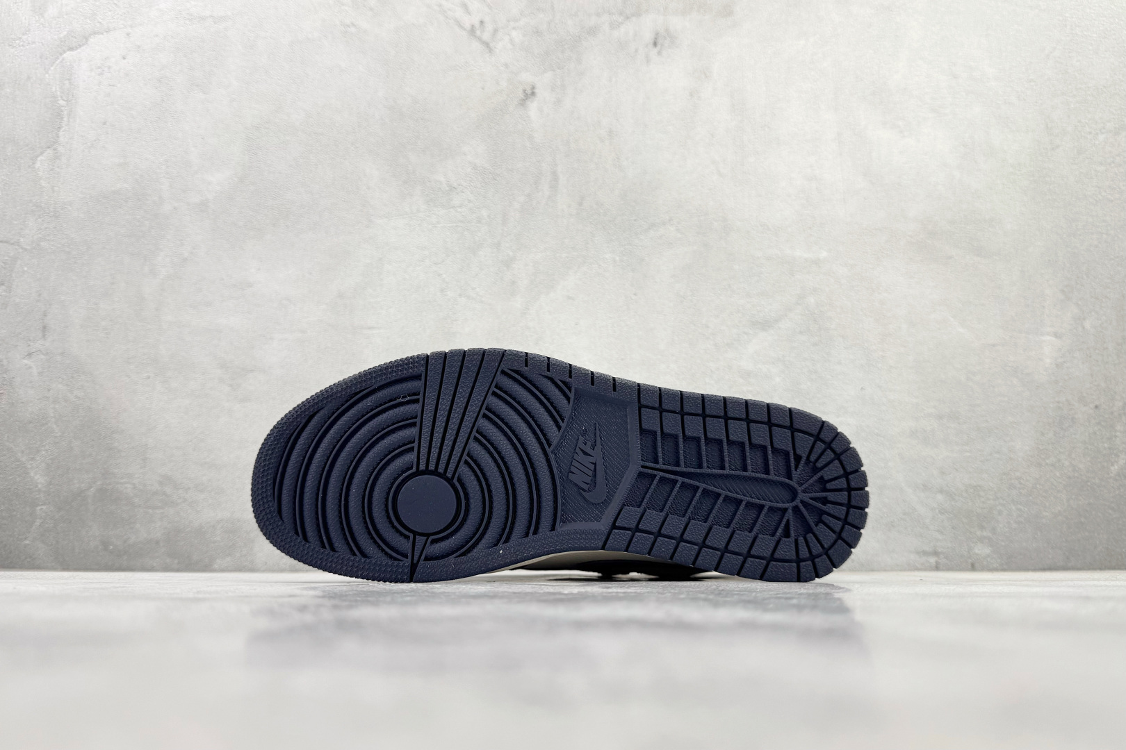 Jordan Air Jordan 1 Retro High Obsidian 黑蓝白 555088-140 Jordan Air Jordan 1 Retro High Obsidian 黑蓝白 555088-140