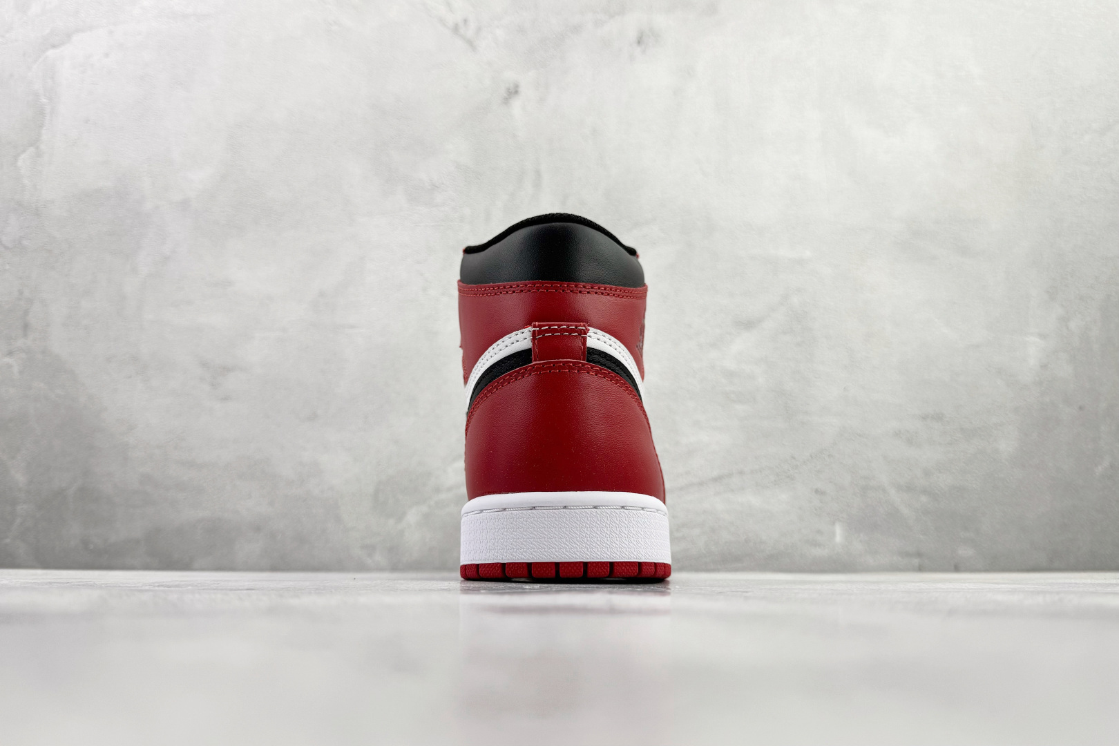 Jordan Air Jordan 1 Retro Chicago 芝加哥 白红 555088-101 Jordan Air Jordan 1 Retro Chicago 芝加哥 白红 555088-101