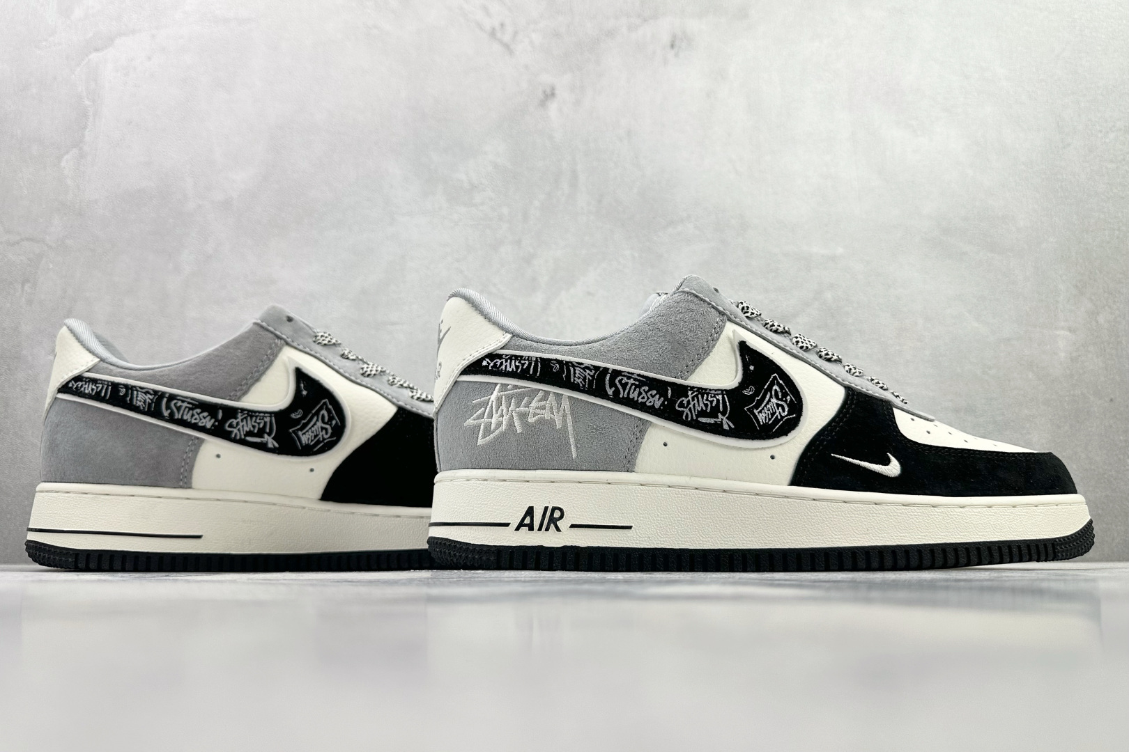 Nike DUNK LOW 斯图西 联名 黑白灰 DD1982-340 Nike DUNK LOW 斯图西 联名 黑白灰 DD1982-340