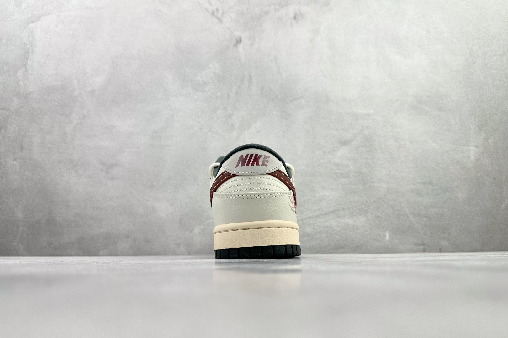 定制球鞋 Nike Dunk 午马纳福 马年CNY 米棕 IM6670-202 定制球鞋 Nike Dunk 午马纳福 马年CNY 米棕 IM6670-202