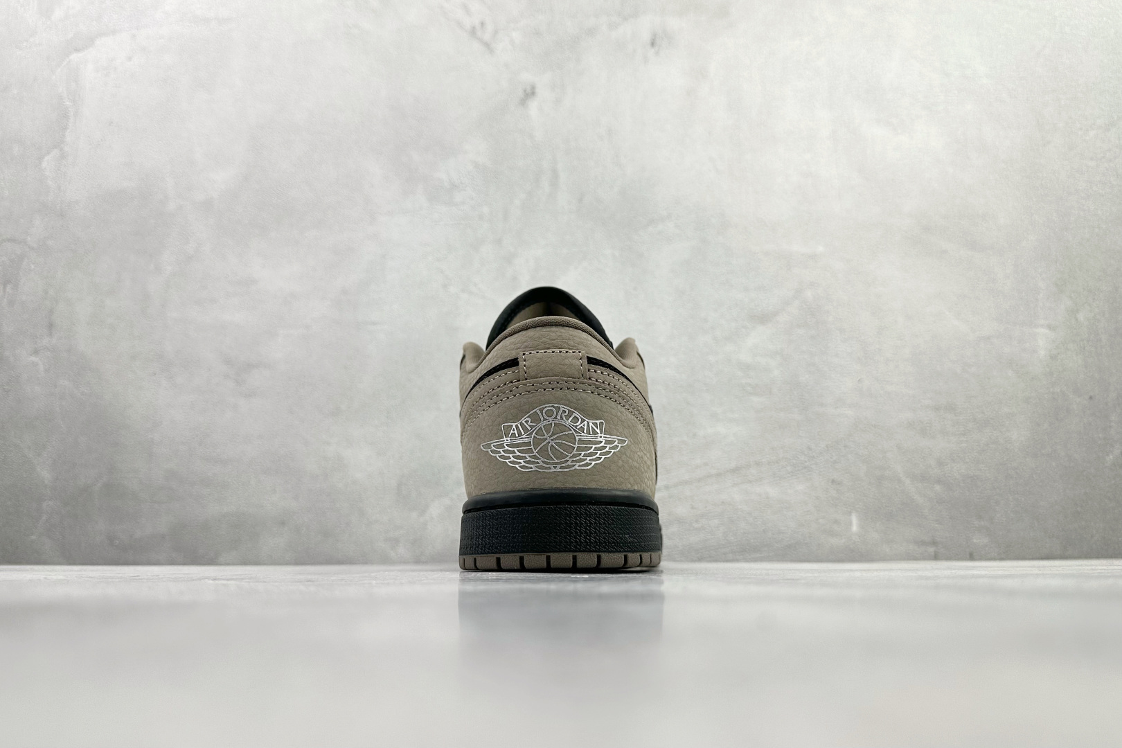 Jordan Air Jordan 1 摩卡 棕黑色 IB7109-005 Jordan Air Jordan 1 摩卡 棕黑色 IB7109-005
