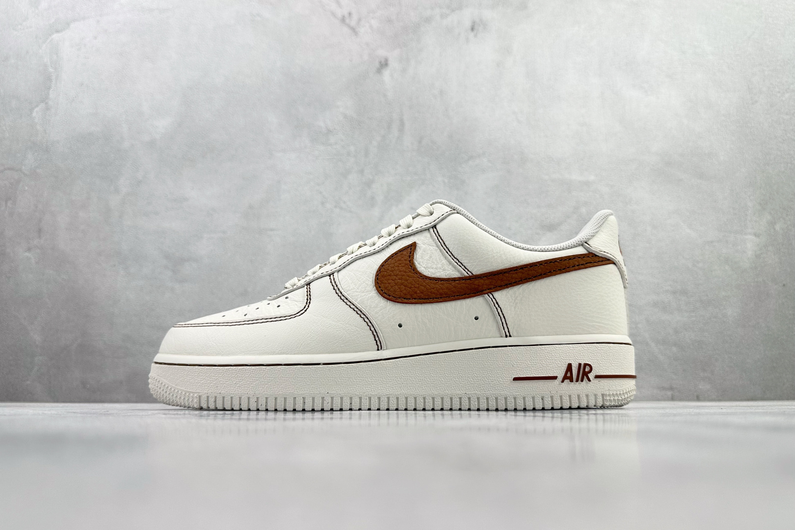 原厂皮 Nike Air Force 1 Low 米棕色 HQ2037-101 原厂皮 Nike Air Force 1 Low 米棕色 HQ2037-101
