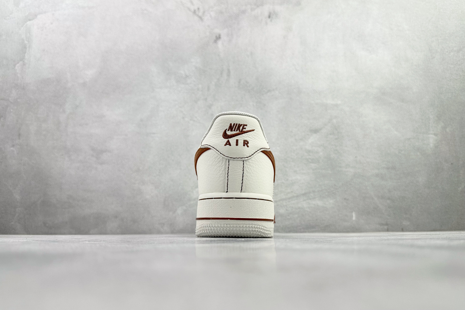 原厂皮 Nike Air Force 1 Low 米棕色 HQ2037-101 原厂皮 Nike Air Force 1 Low 米棕色 HQ2037-101