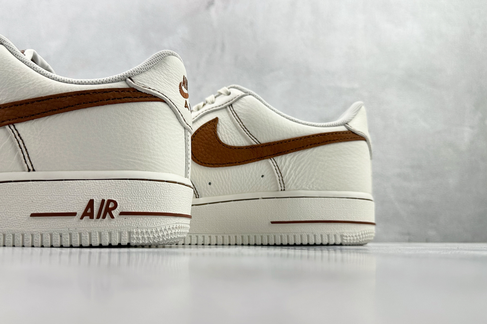 原厂皮 Nike Air Force 1 Low 米棕色 HQ2037-101 原厂皮 Nike Air Force 1 Low 米棕色 HQ2037-101