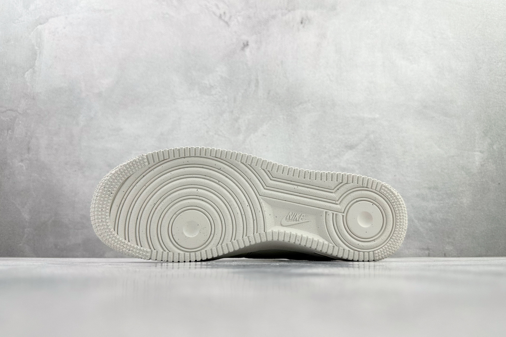 原厂皮 Nike Air Force 1 Low 米棕色 HQ2037-101 原厂皮 Nike Air Force 1 Low 米棕色 HQ2037-101