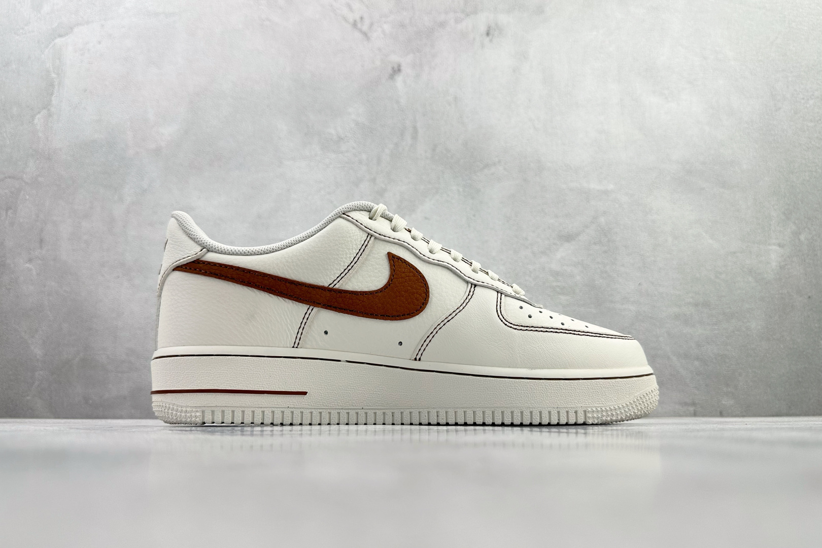 原厂皮 Nike Air Force 1 Low 米棕色 HQ2037-101 原厂皮 Nike Air Force 1 Low 米棕色 HQ2037-101