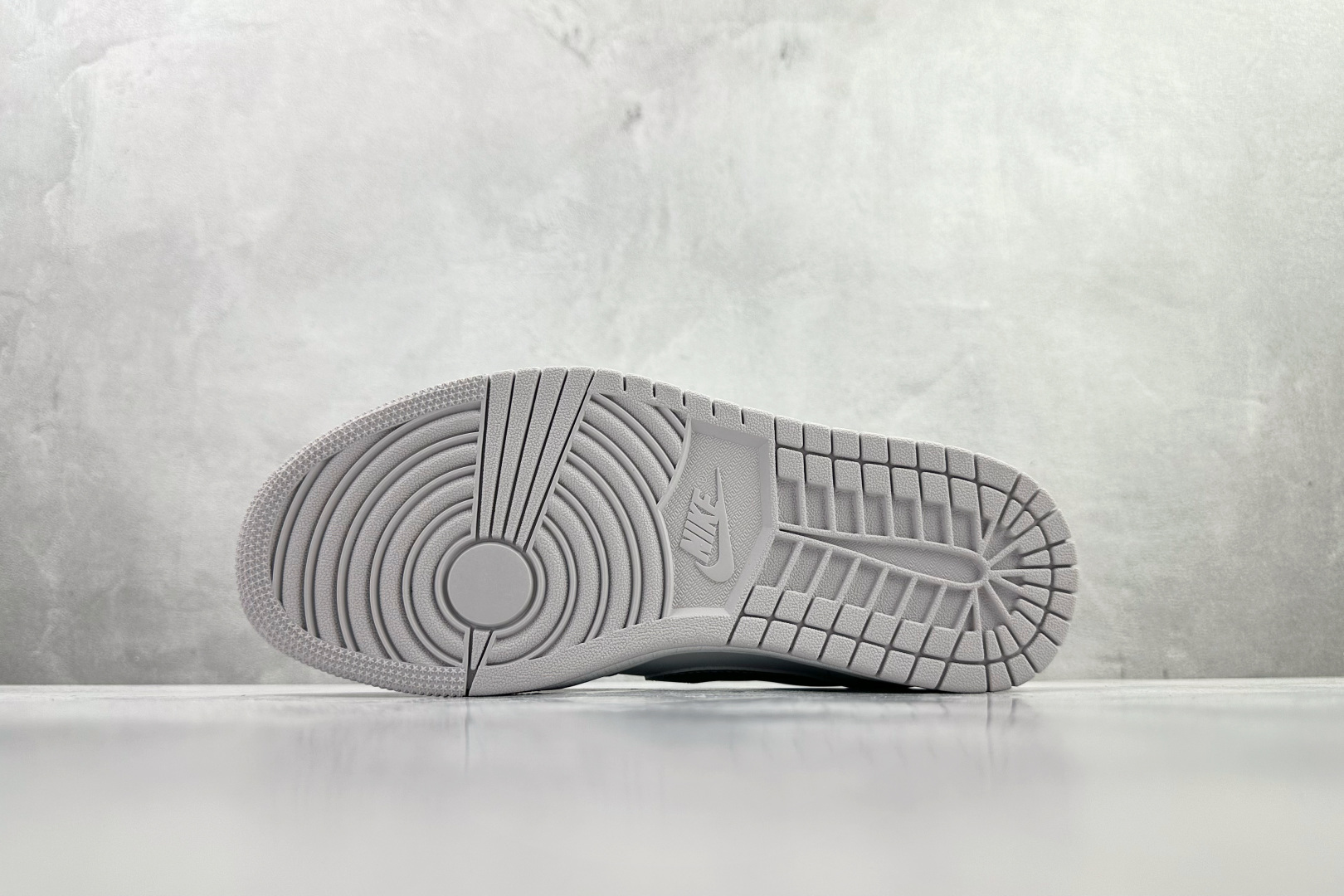 平台爆款 Jordan Air Jordan 1 Low Metallic Silver”银灰色 CZ0790-002 平台爆款 Jordan Air Jordan 1 Low Metallic Silver”银灰色 CZ0790-002