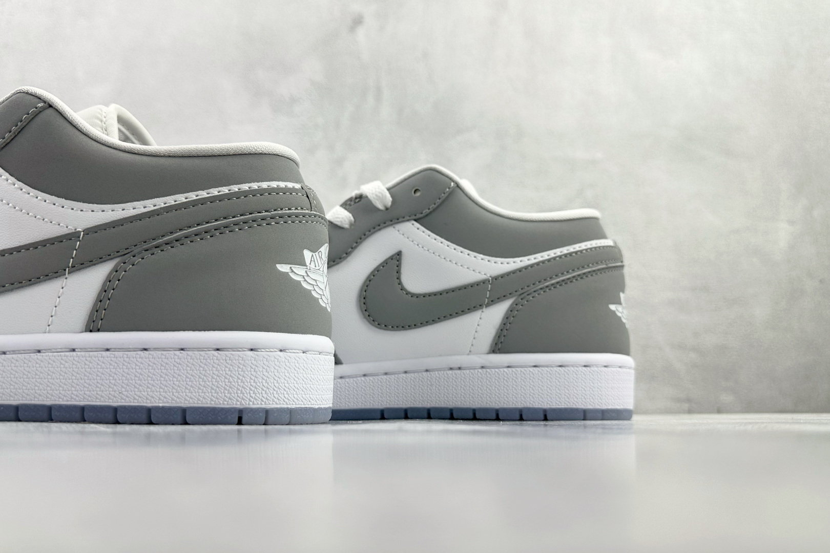 平台爆款 Jordan Air Jordan 1 Low 灰白 DC0774-105 平台爆款 Jordan Air Jordan 1 Low 灰白 DC0774-105