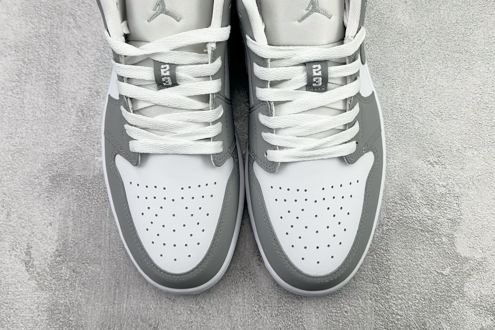 平台爆款 Jordan Air Jordan 1 Low 灰白 DC0774-105 平台爆款 Jordan Air Jordan 1 Low 灰白 DC0774-105