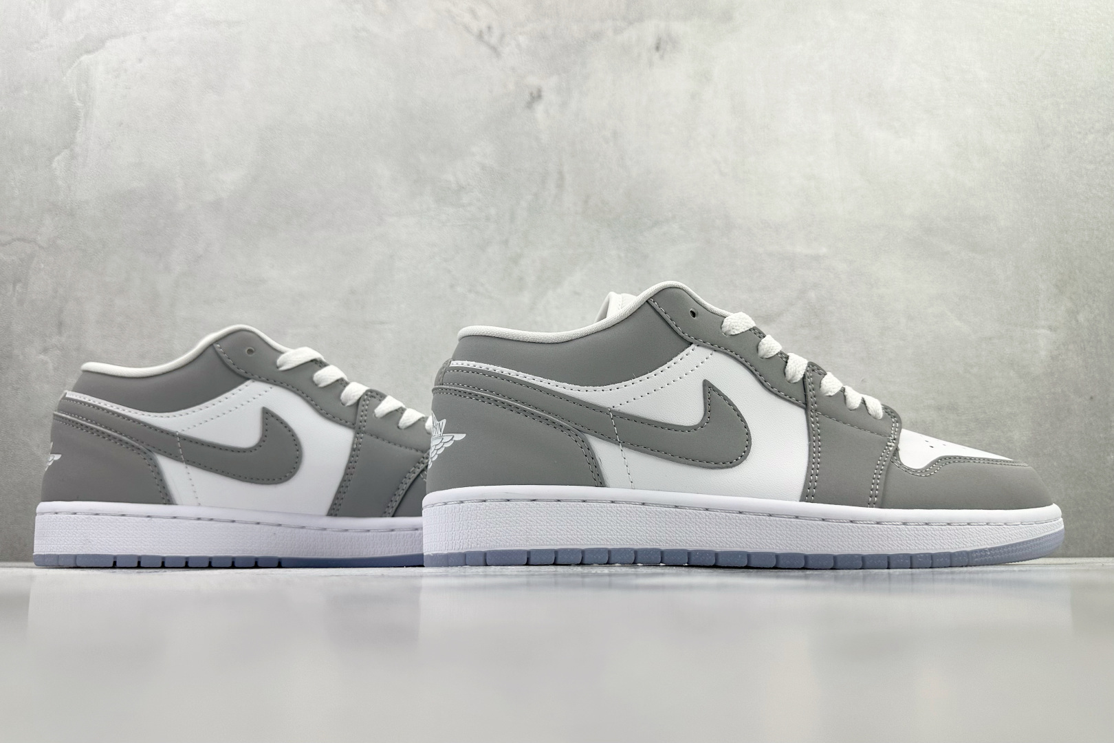 平台爆款 Jordan Air Jordan 1 Low 灰白 DC0774-105 平台爆款 Jordan Air Jordan 1 Low 灰白 DC0774-105