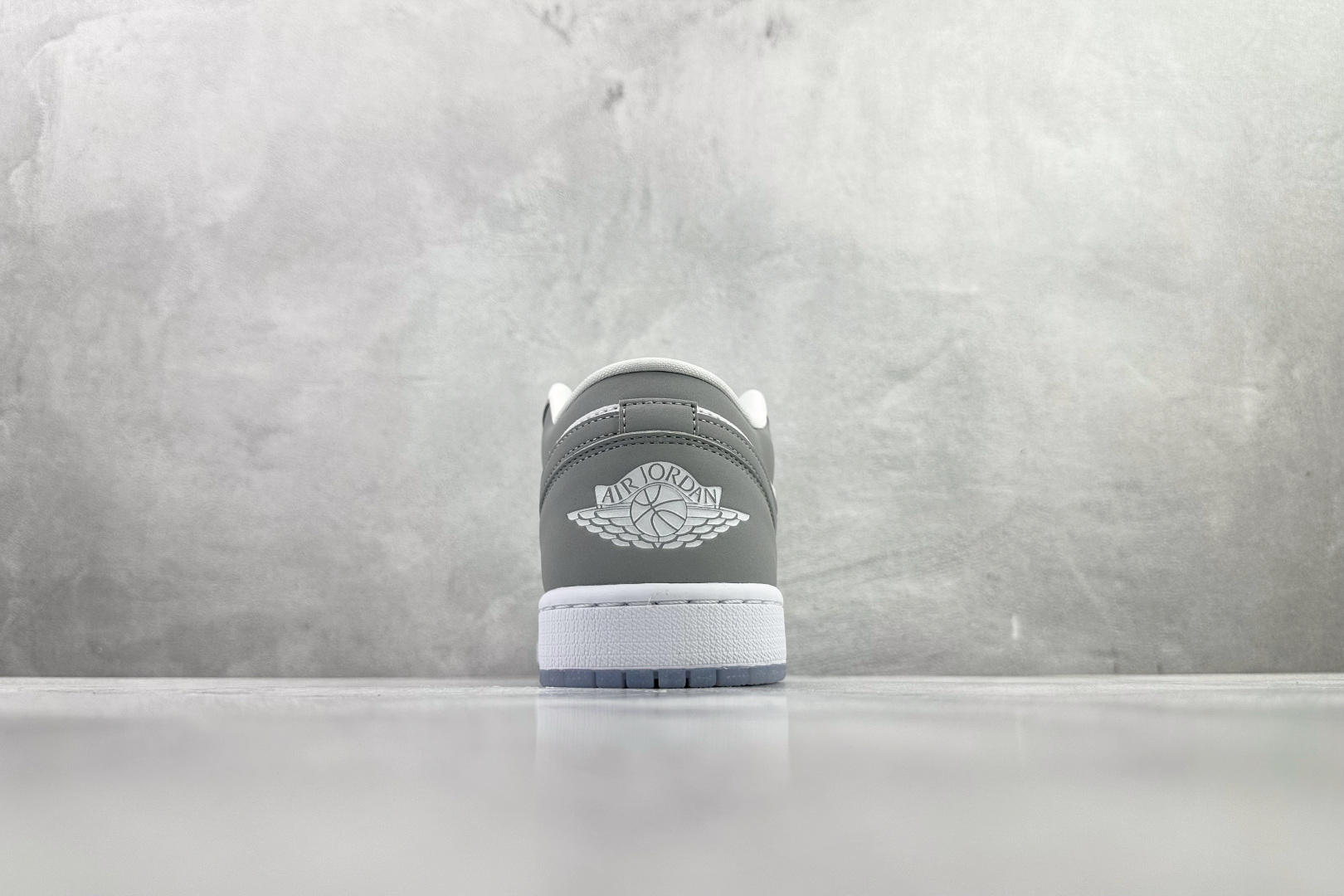 平台爆款 Jordan Air Jordan 1 Low 灰白 DC0774-105 平台爆款 Jordan Air Jordan 1 Low 灰白 DC0774-105