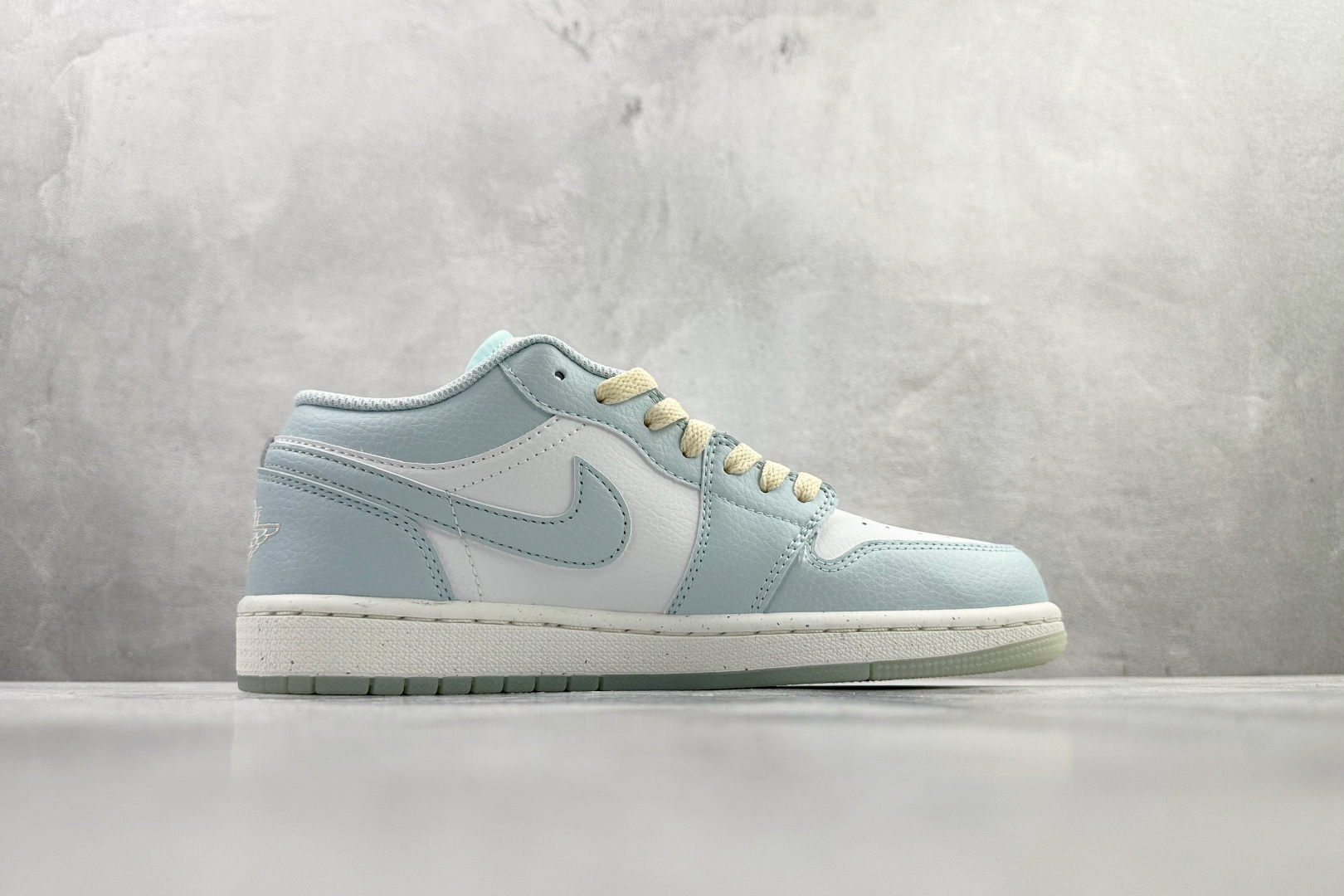平台爆款 Jordan Air Jordan 1 Low 蓝白 HJ5999-400 平台爆款 Jordan Air Jordan 1 Low 蓝白 HJ5999-400