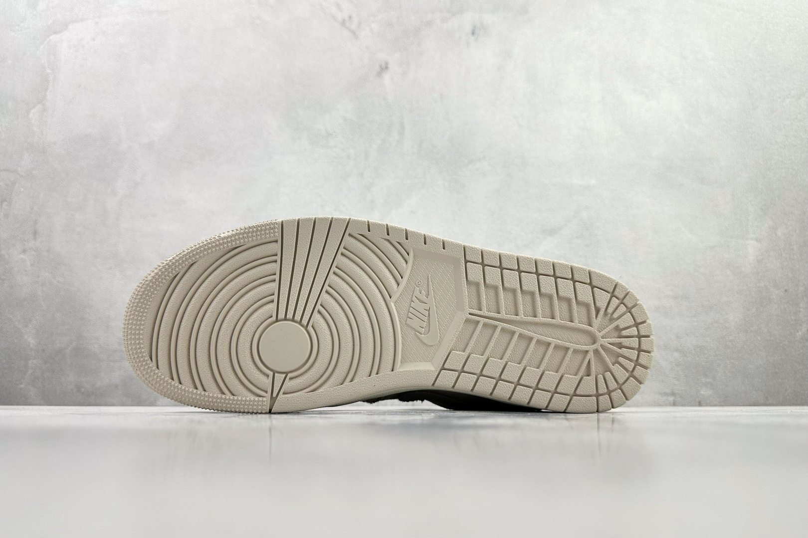 Jordan Air Jordan 1 米色 HV4268-120 Jordan Air Jordan 1 米色 HV4268-120