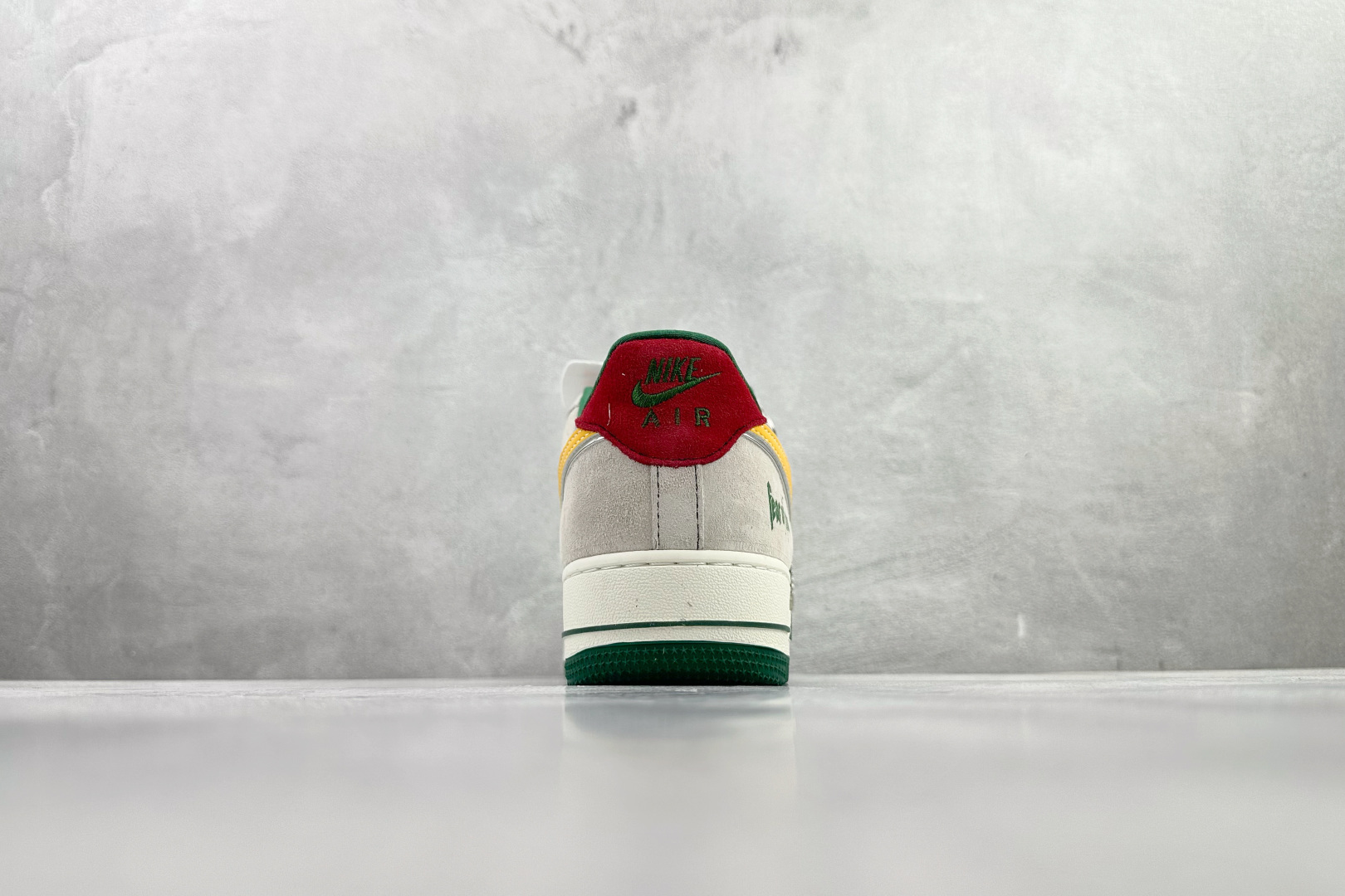 Nike AIR FORCE 1'07 LX 灰绿黄 SY1388-025 Nike AIR FORCE 1'07 LX 灰绿黄 SY1388-025