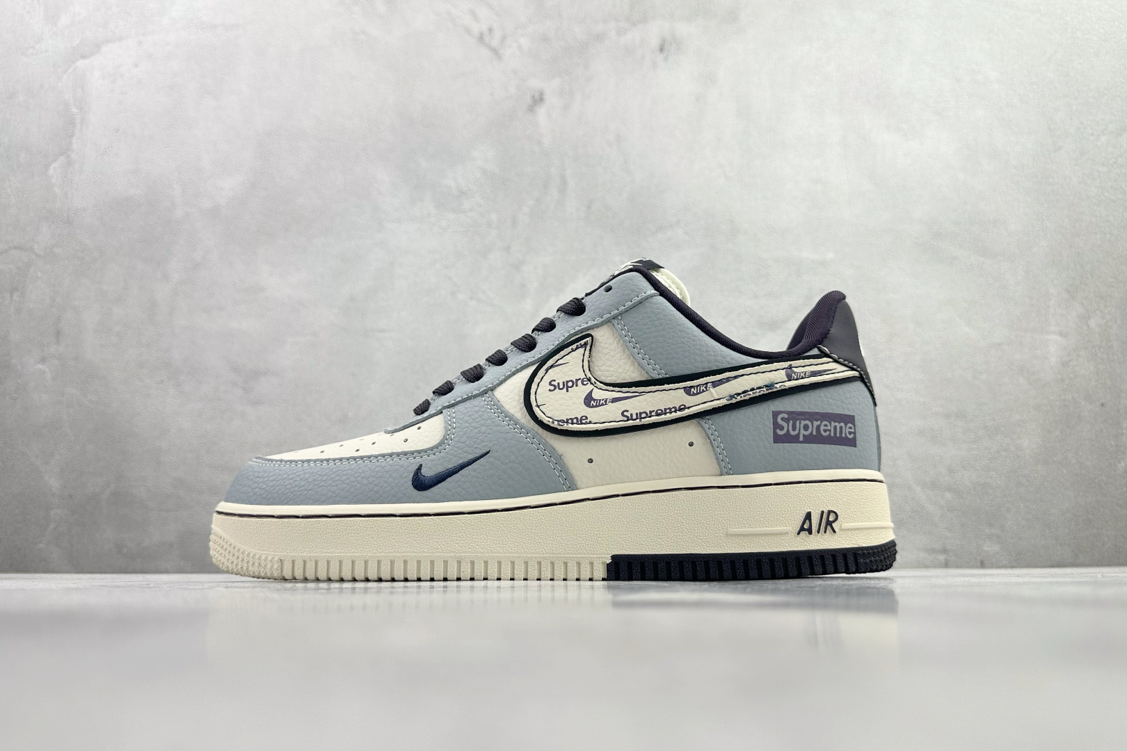 Nike AIR Jordan 1’07 Supreme 联名 蓝白黑 DD1928-308 Nike AIR Jordan 1’07 Supreme 联名 蓝白黑 DD1928-308
