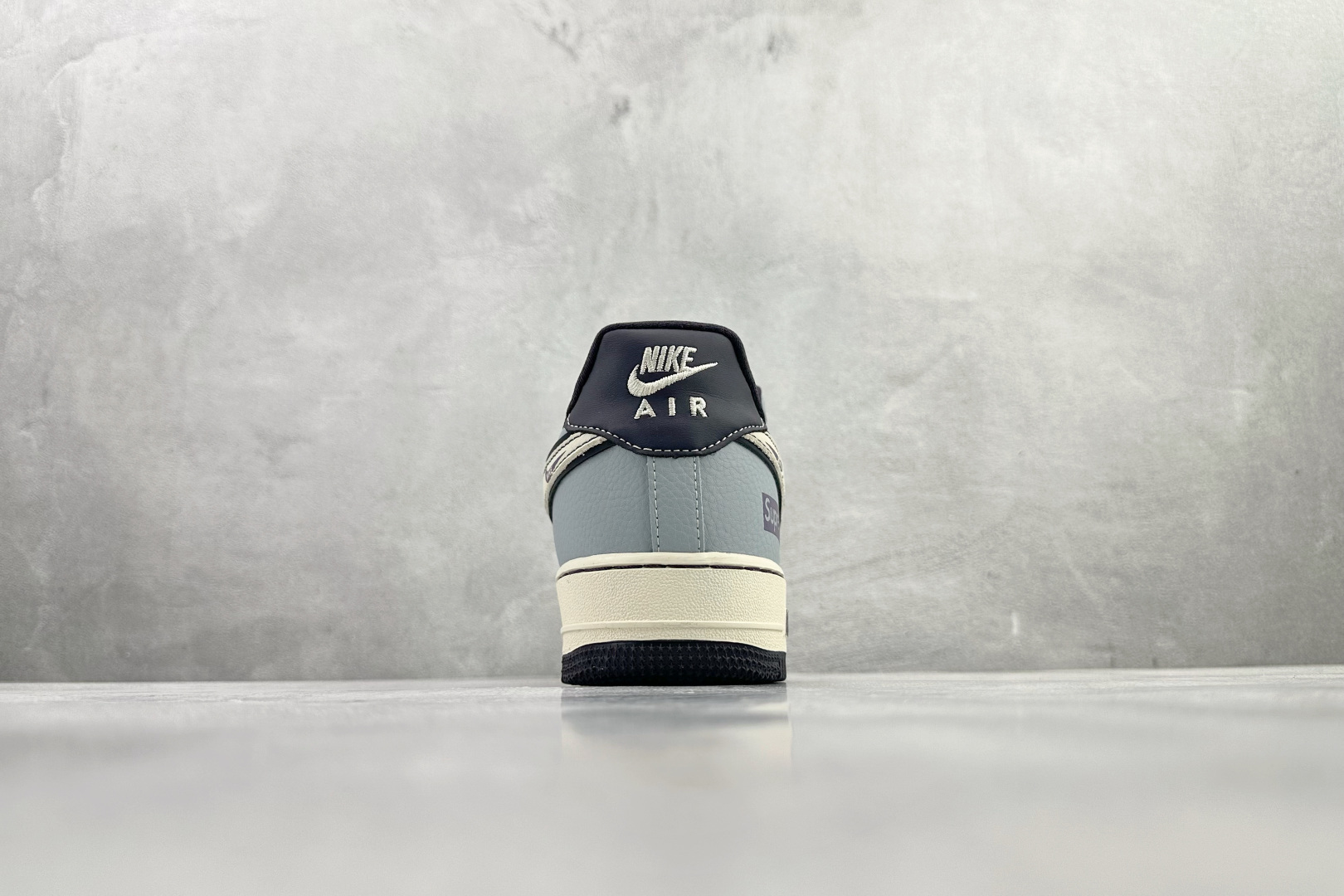 Nike AIR Jordan 1'07 Supreme 联名 蓝白黑 DD1928-308 Nike AIR Jordan 1'07 Supreme 联名 蓝白黑 DD1928-308