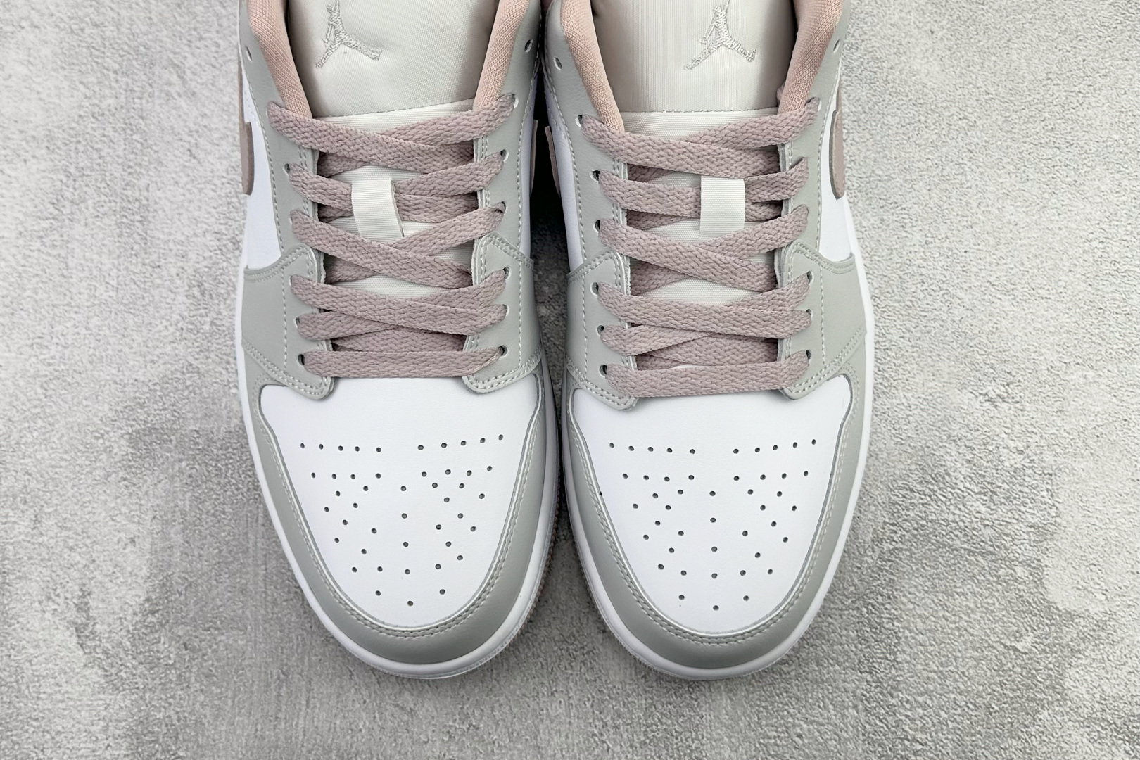 综合版 Jordan Air Jordan 1 粉白 DC0774-606 综合版 Jordan Air Jordan 1 粉白 DC0774-606