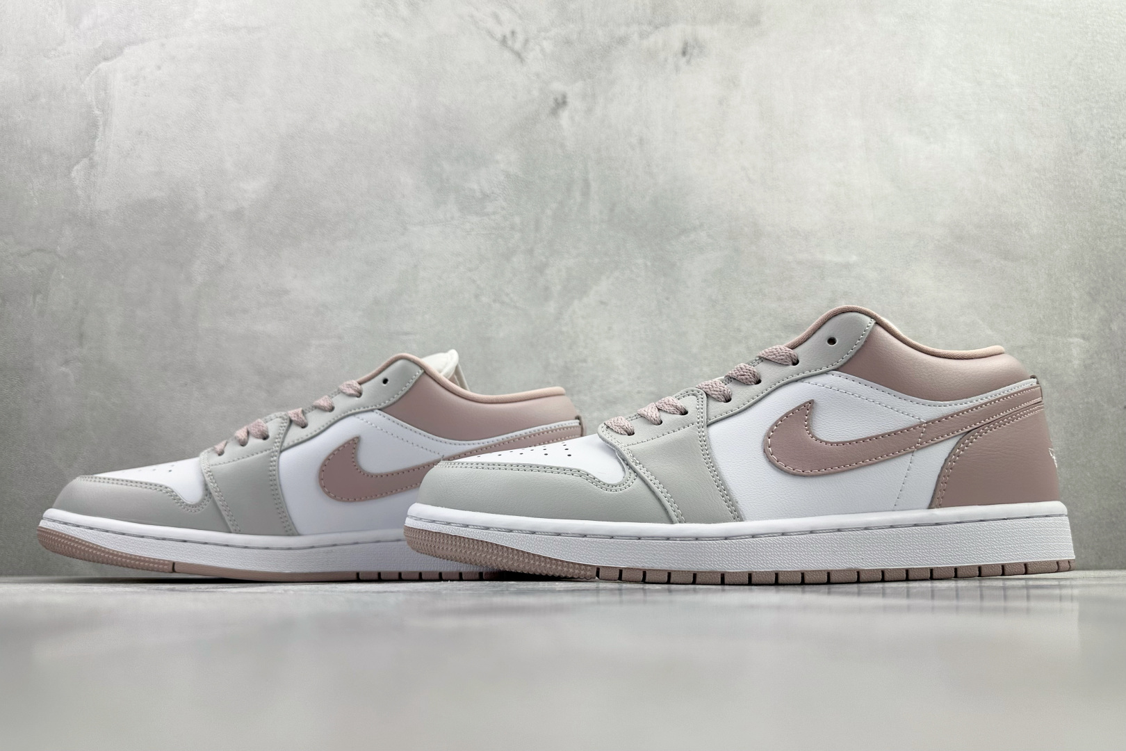 综合版 Jordan Air Jordan 1 粉白 DC0774-606 综合版 Jordan Air Jordan 1 粉白 DC0774-606
