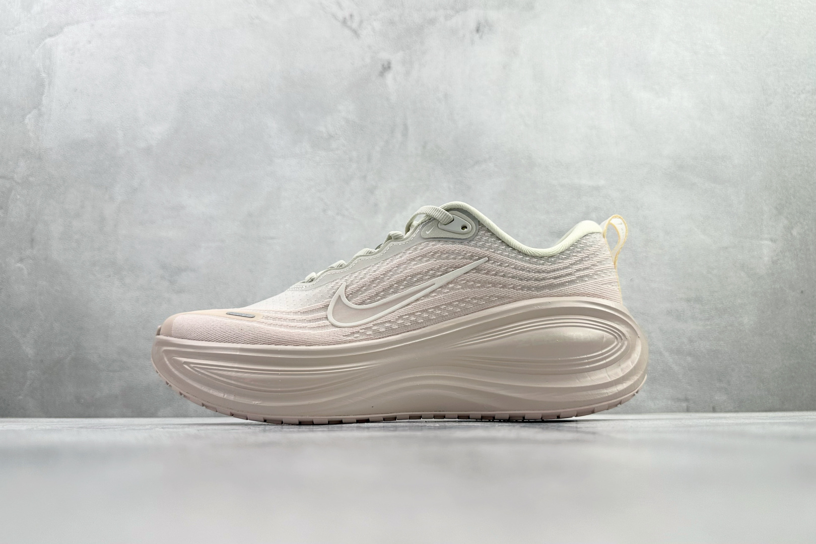全套数据私模 Nike Vomero Plus 粉色 HV8154-603