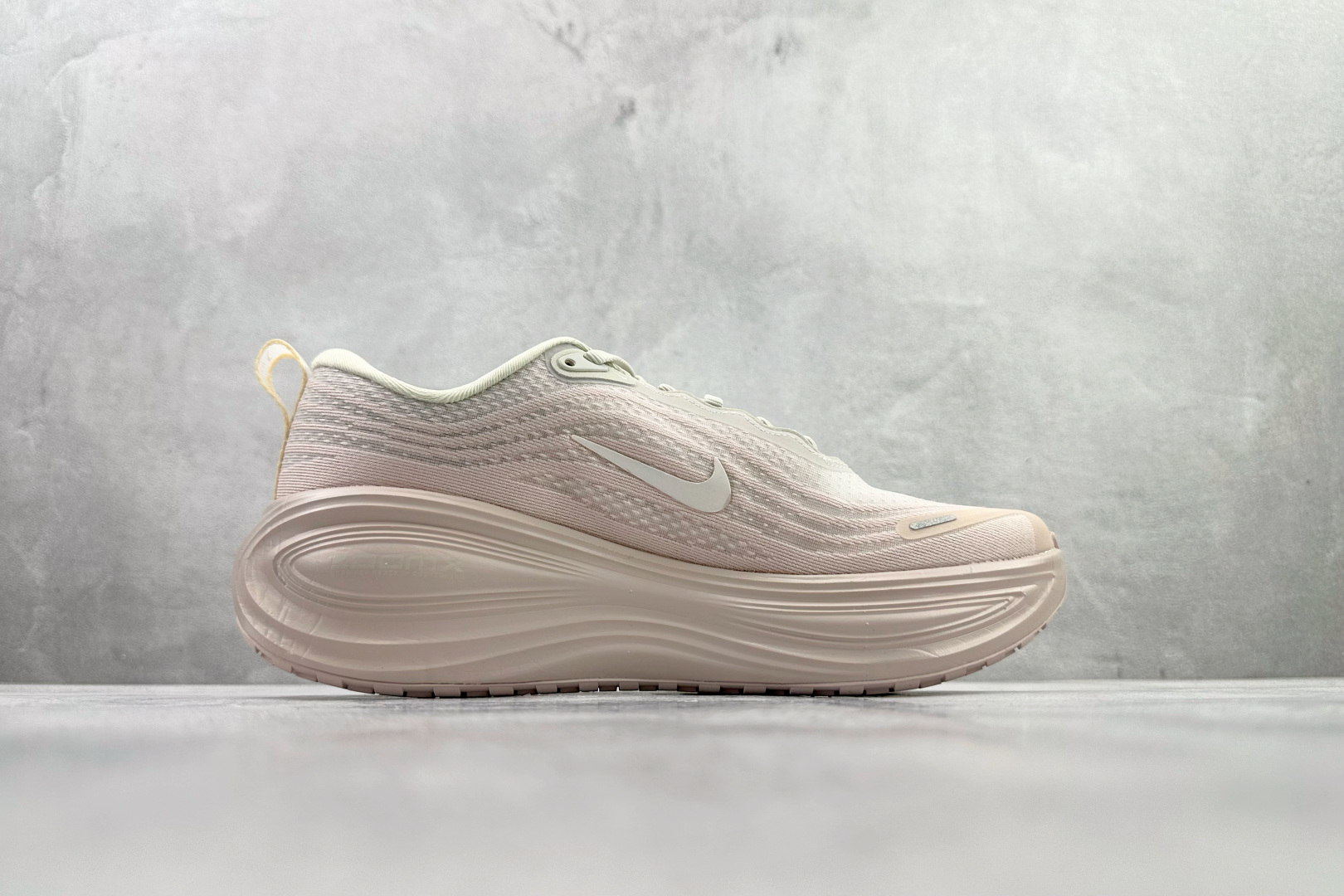 全套数据私模 Nike Vomero Plus 粉色 HV8154-603