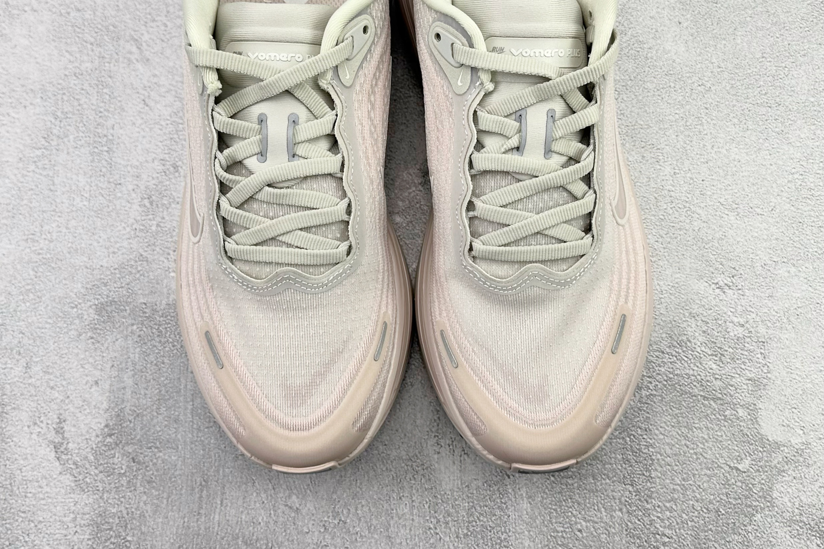 全套数据私模 Nike Vomero Plus 粉色 HV8154-603