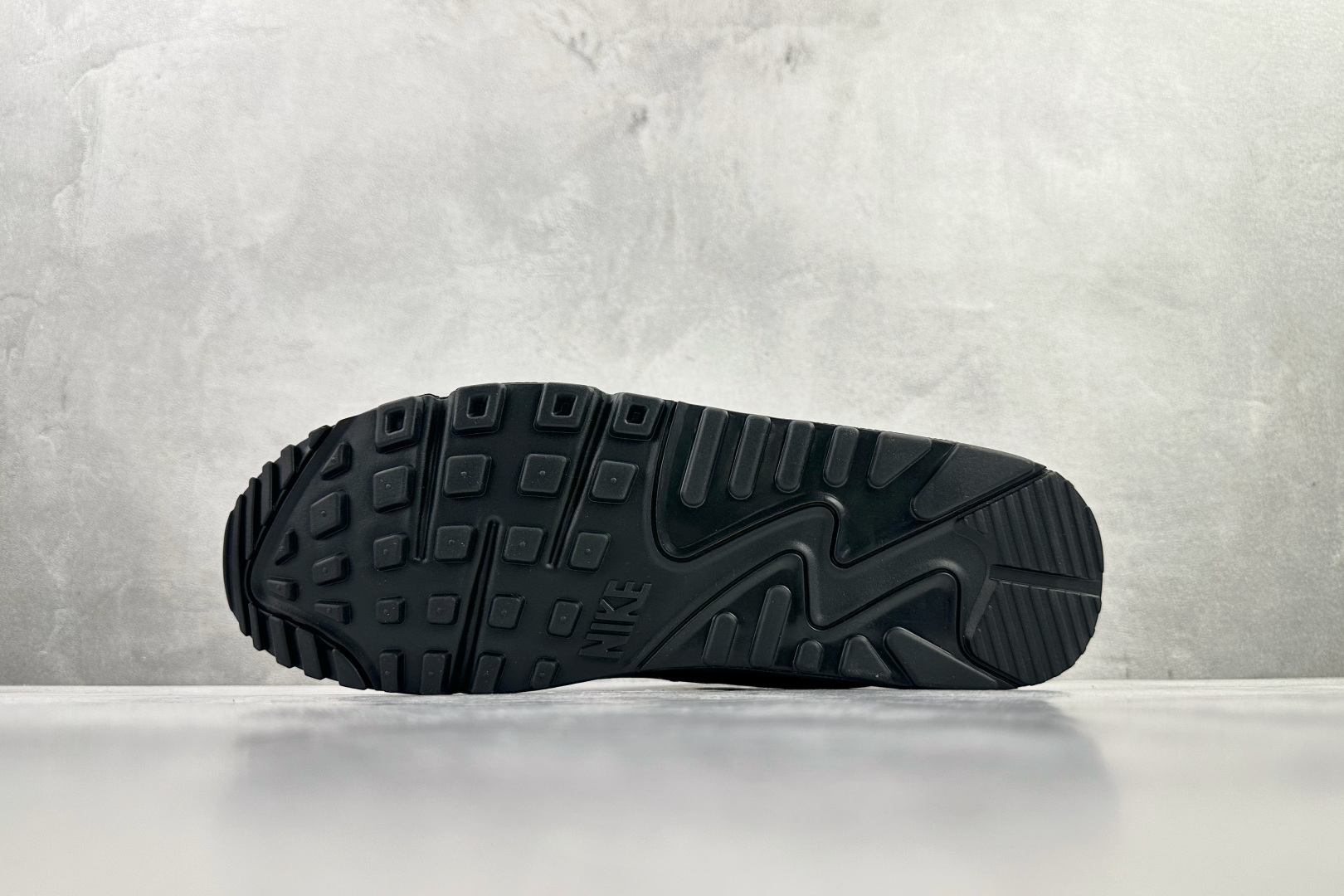 原版开发 Nike Air 90 黑色 HV4517-002 原版开发 Nike Air 90 黑色 HV4517-002