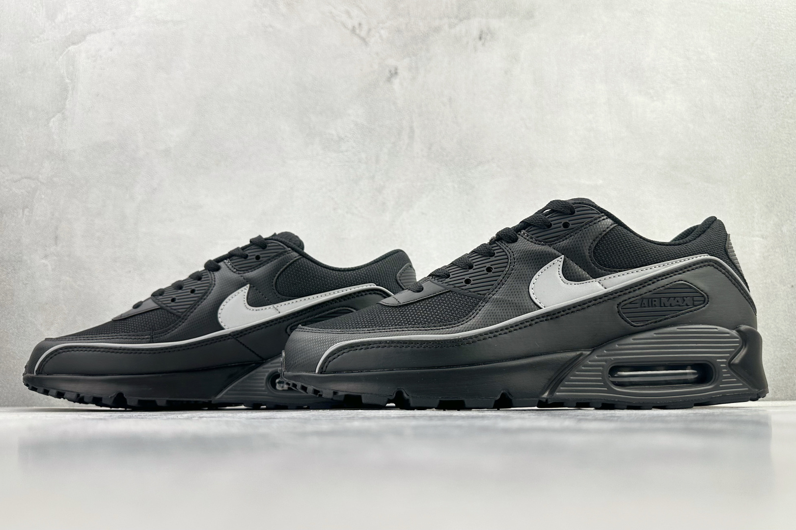 原版开发 Nike Air 90 黑色 HV4517-002 原版开发 Nike Air 90 黑色 HV4517-002