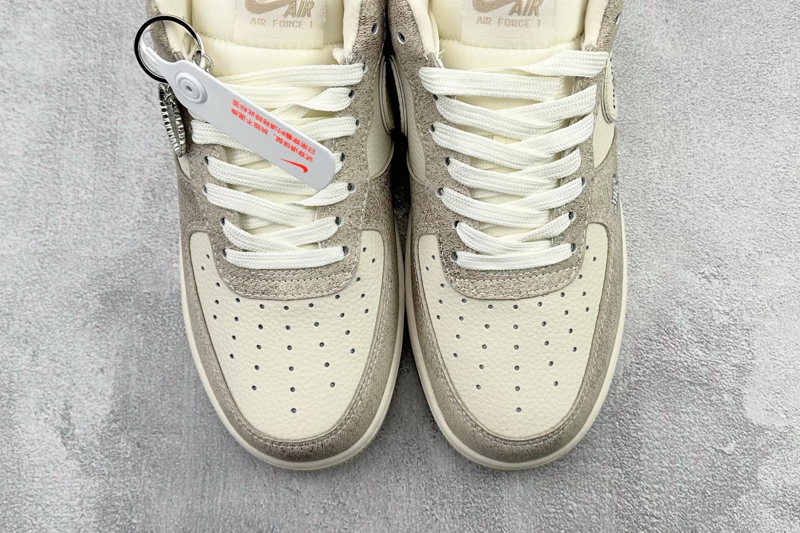 Nike AIR Jordan 1'07 PRADA 联名 米白 XL1979-129 Nike AIR Jordan 1'07 PRADA 联名 米白 XL1979-129