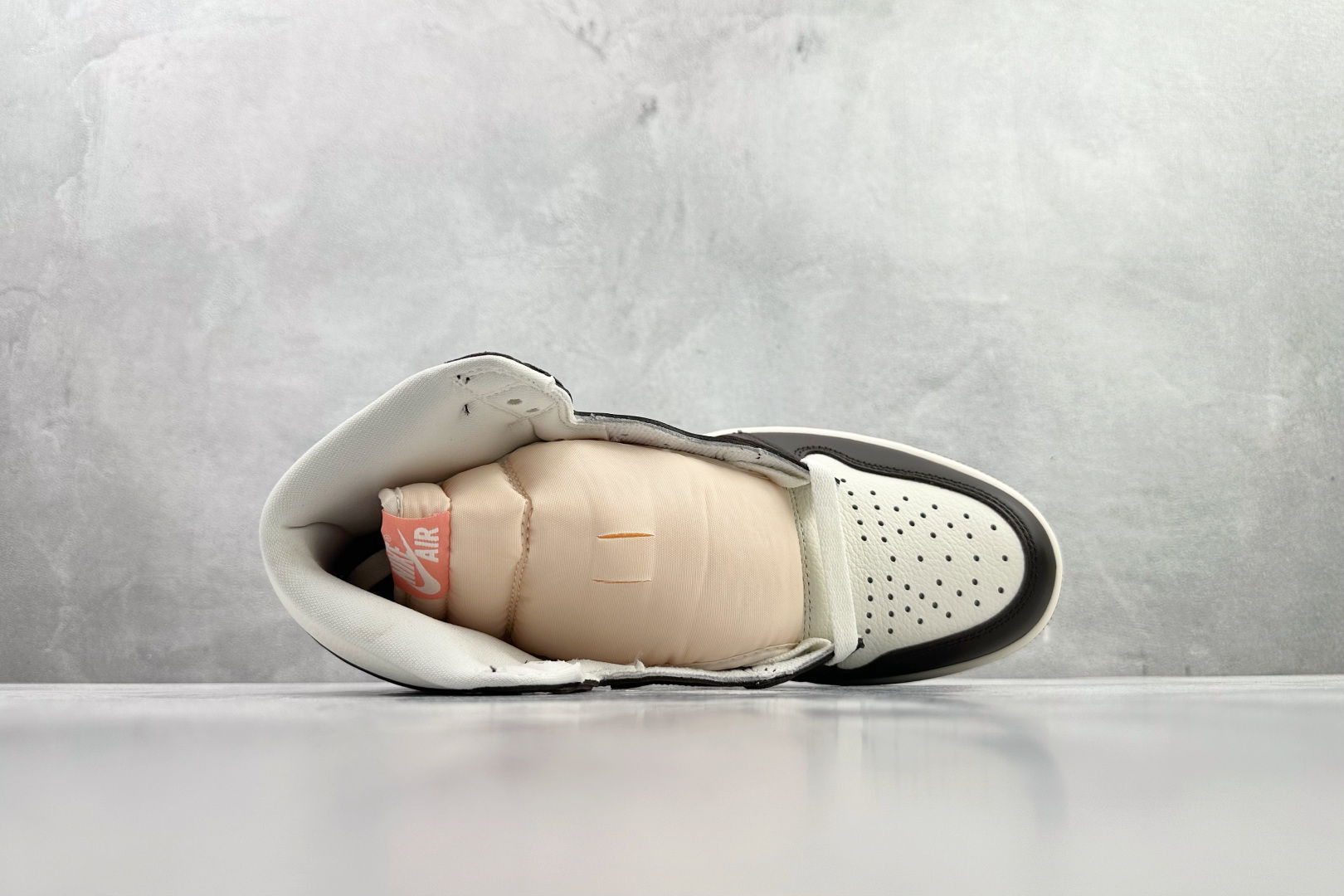 Jordan Air Jordan 1 High OGLight Madder Root 棕色 FD2596-200-High Quatity Cheap Brand wholesale wholesaler seller Clothes Bags handbags Sneakers Top Fashion Clothing Shoes from China Factory Chinese suppliers best Quality Beautiful Price Jordan Air Jordan 1 High OGLight Madder Root 棕色 FD2596-200