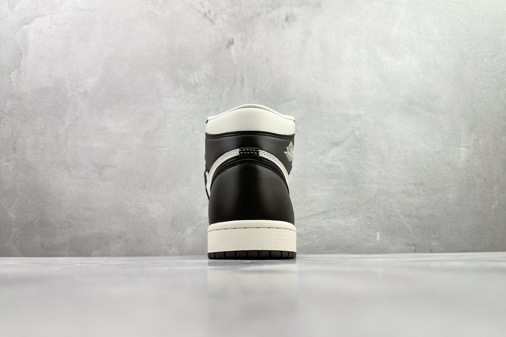 Jordan Air Jordan 1 High OGLight Madder Root 棕色 FD2596-200-High Quatity Cheap Brand wholesale wholesaler seller Clothes Bags handbags Sneakers Top Fashion Clothing Shoes from China Factory Chinese suppliers best Quality Beautiful Price Jordan Air Jordan 1 High OGLight Madder Root 棕色 FD2596-200