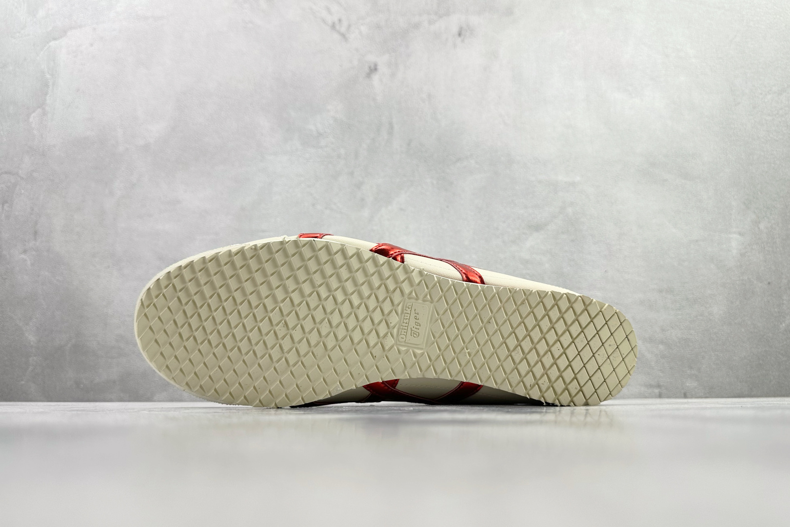 渠道特供 Onitsuka Tiger鬼塚虎 MEXICO 66 NM 米红色 1183C522-200-High Quatity Cheap Brand wholesale wholesaler seller Clothes Bags handbags Sneakers Top Fashion Clothing Shoes from China Factory Chinese suppliers best Quality Beautiful Price 渠道特供 Onitsuka Tiger鬼塚虎 MEXICO 66 NM 米红色 1183C522-200