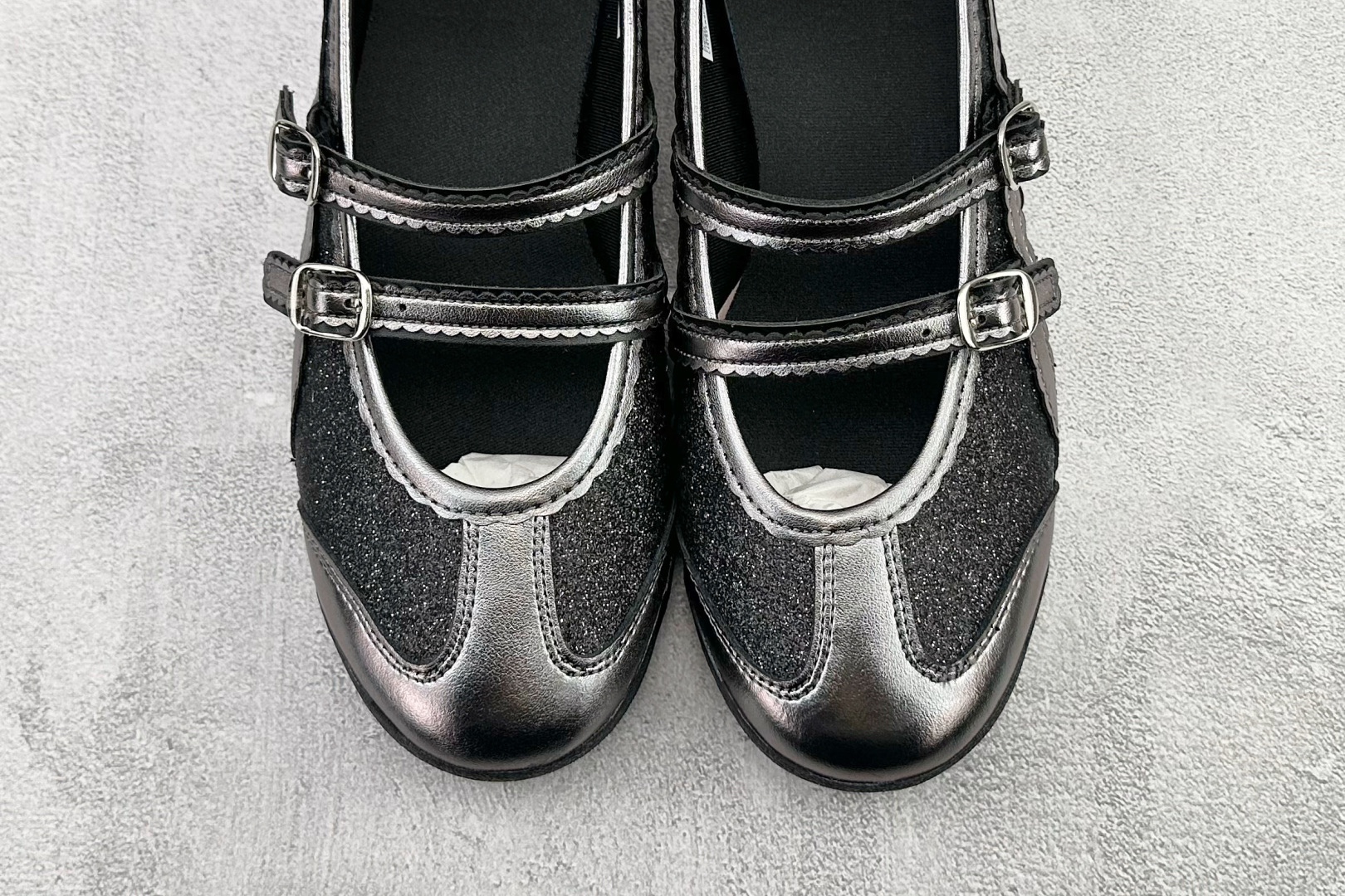 Onitsuka Tiger鬼塚虎 MEXICO 66 TGRS 黑灰色 1182A677-001-High Quatity Cheap Brand wholesale wholesaler seller Clothes Bags handbags Sneakers Top Fashion Clothing Shoes from China Factory Chinese suppliers best Quality Beautiful Price Onitsuka Tiger鬼塚虎 MEXICO 66 TGRS 黑灰色 1182A677-001