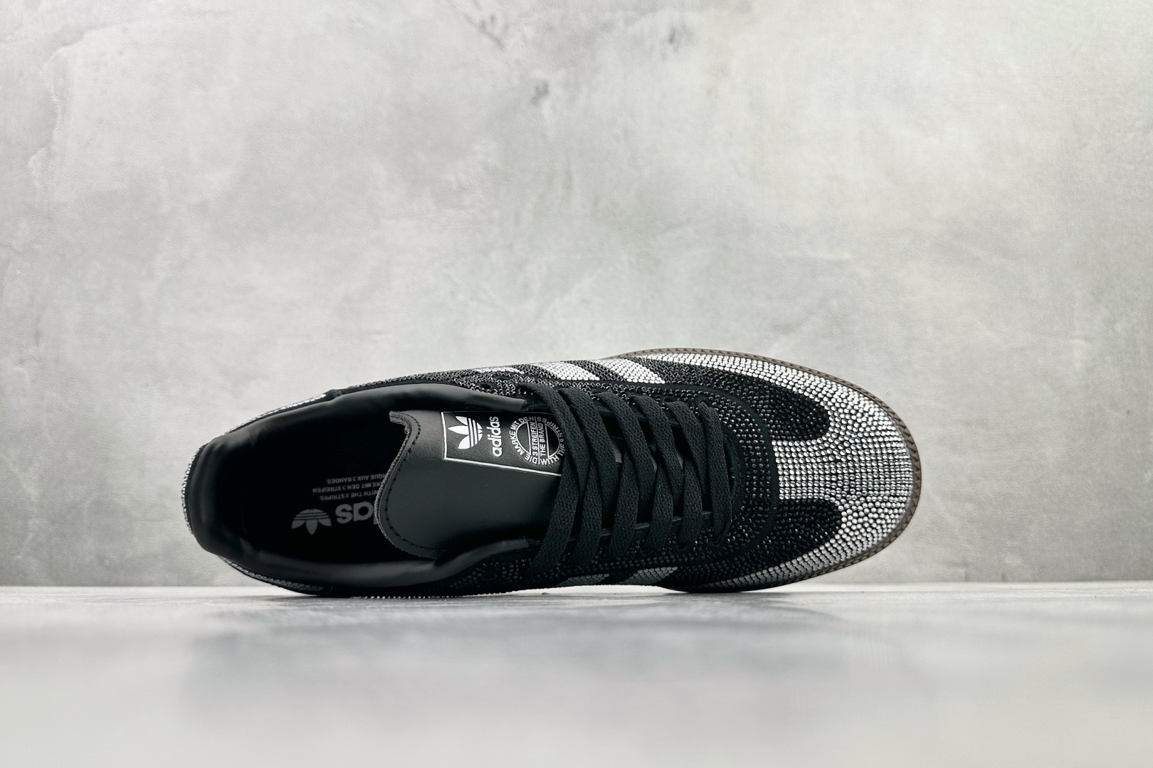 出口订单 adidas originals SAMBA 黑银 IH9052-High Quatity Cheap Brand wholesale wholesaler seller Clothes Bags handbags Sneakers Top Fashion Clothing Shoes from China Factory Chinese suppliers best Quality Beautiful Price 出口订单 adidas originals SAMBA 黑银 IH9052