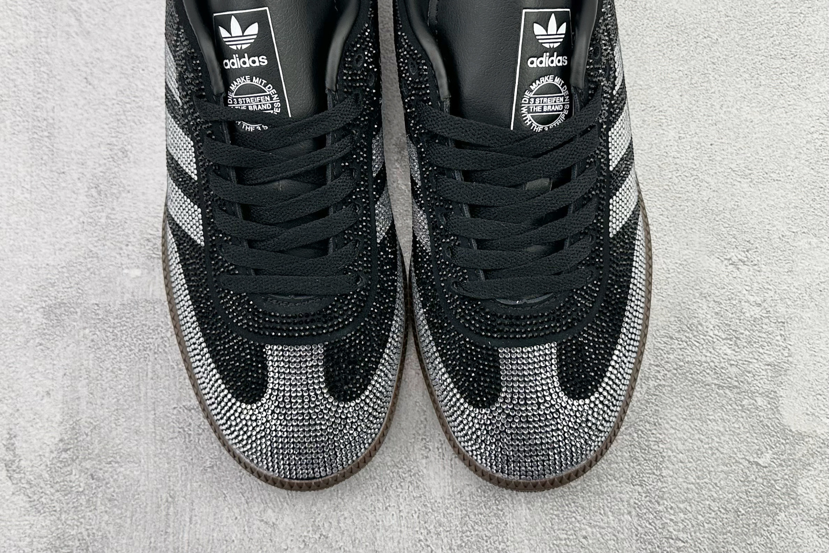 出口订单 adidas originals SAMBA 黑银 IH9052-High Quatity Cheap Brand wholesale wholesaler seller Clothes Bags handbags Sneakers Top Fashion Clothing Shoes from China Factory Chinese suppliers best Quality Beautiful Price 出口订单 adidas originals SAMBA 黑银 IH9052