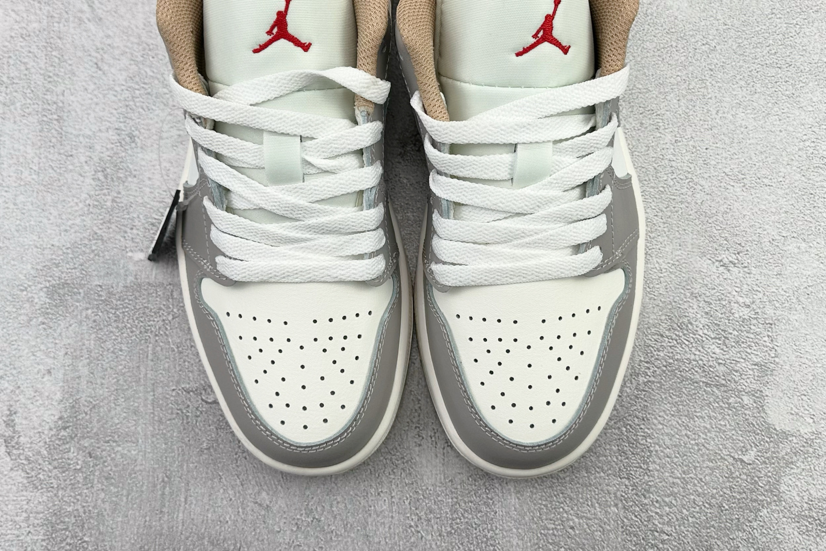 平台爆款 Jordan Air Jordan 1 Low 米灰 553558-169-High Quatity Cheap Brand wholesale wholesaler seller Clothes Bags handbags Sneakers Top Fashion Clothing Shoes from China Factory Chinese suppliers best Quality Beautiful Price 平台爆款 Jordan Air Jordan 1 Low 米灰 553558-169