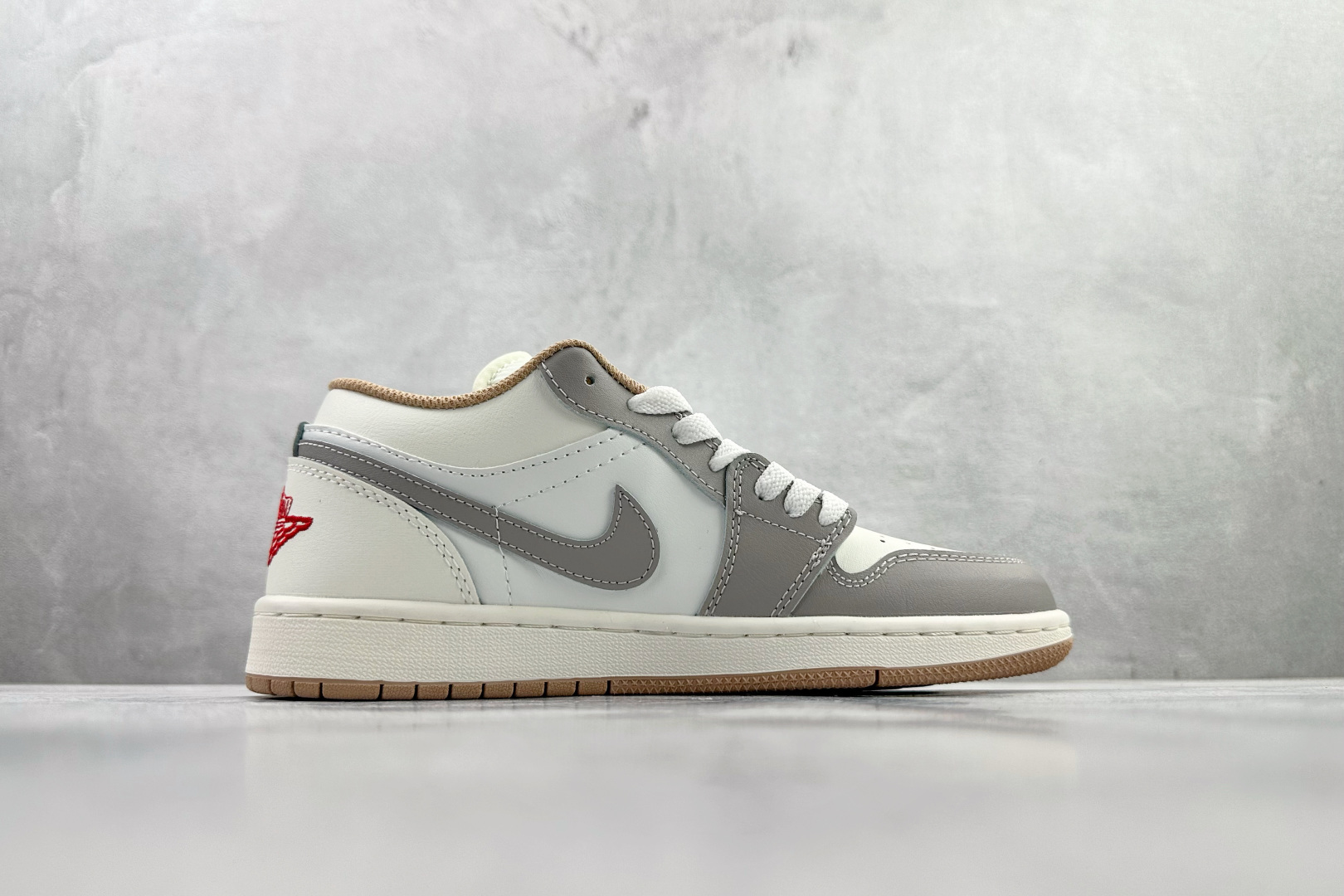 平台爆款 Jordan Air Jordan 1 Low 米灰 553558-169-High Quatity Cheap Brand wholesale wholesaler seller Clothes Bags handbags Sneakers Top Fashion Clothing Shoes from China Factory Chinese suppliers best Quality Beautiful Price 平台爆款 Jordan Air Jordan 1 Low 米灰 553558-169