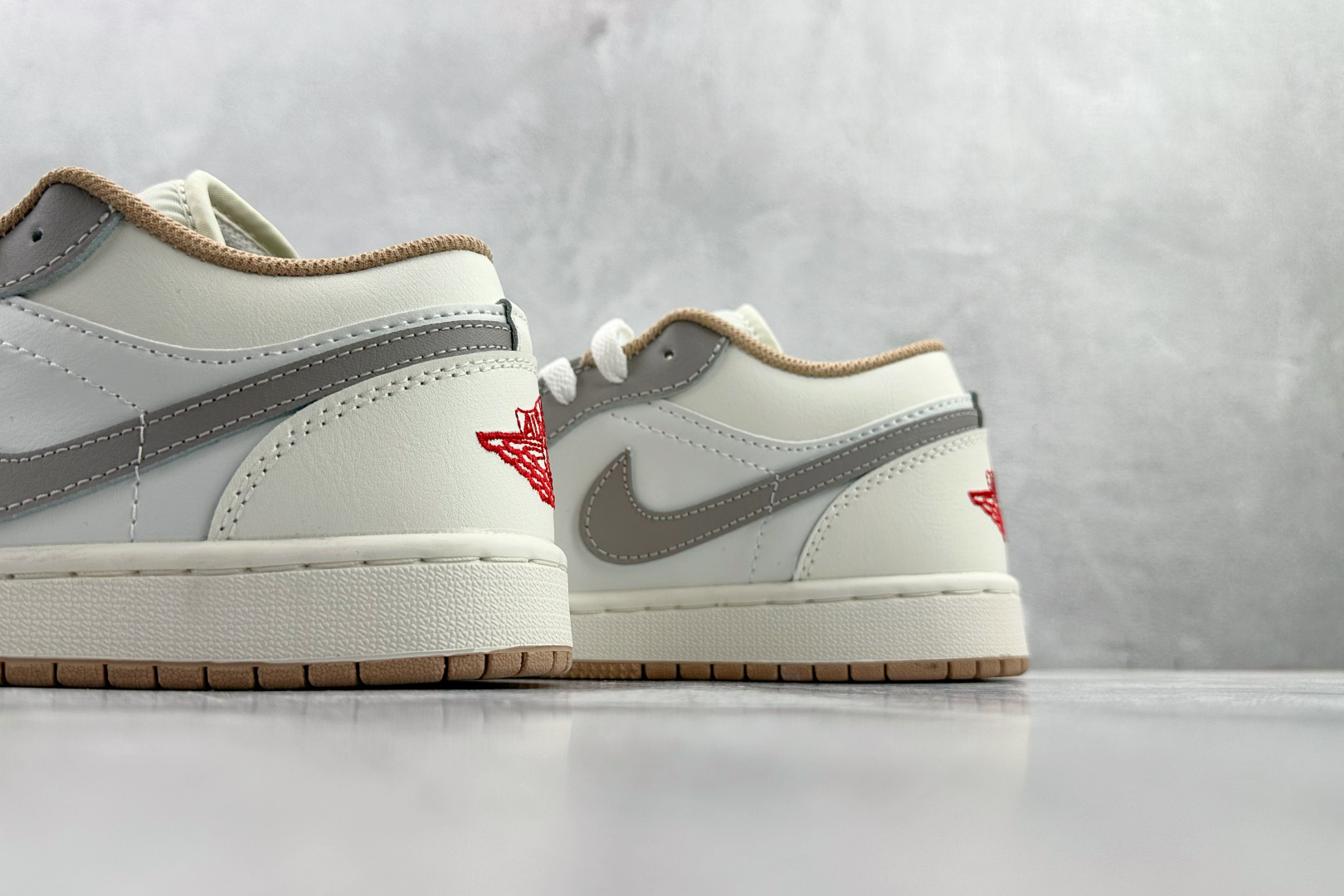 平台爆款 Jordan Air Jordan 1 Low 米灰 553558-169-High Quatity Cheap Brand wholesale wholesaler seller Clothes Bags handbags Sneakers Top Fashion Clothing Shoes from China Factory Chinese suppliers best Quality Beautiful Price 平台爆款 Jordan Air Jordan 1 Low 米灰 553558-169