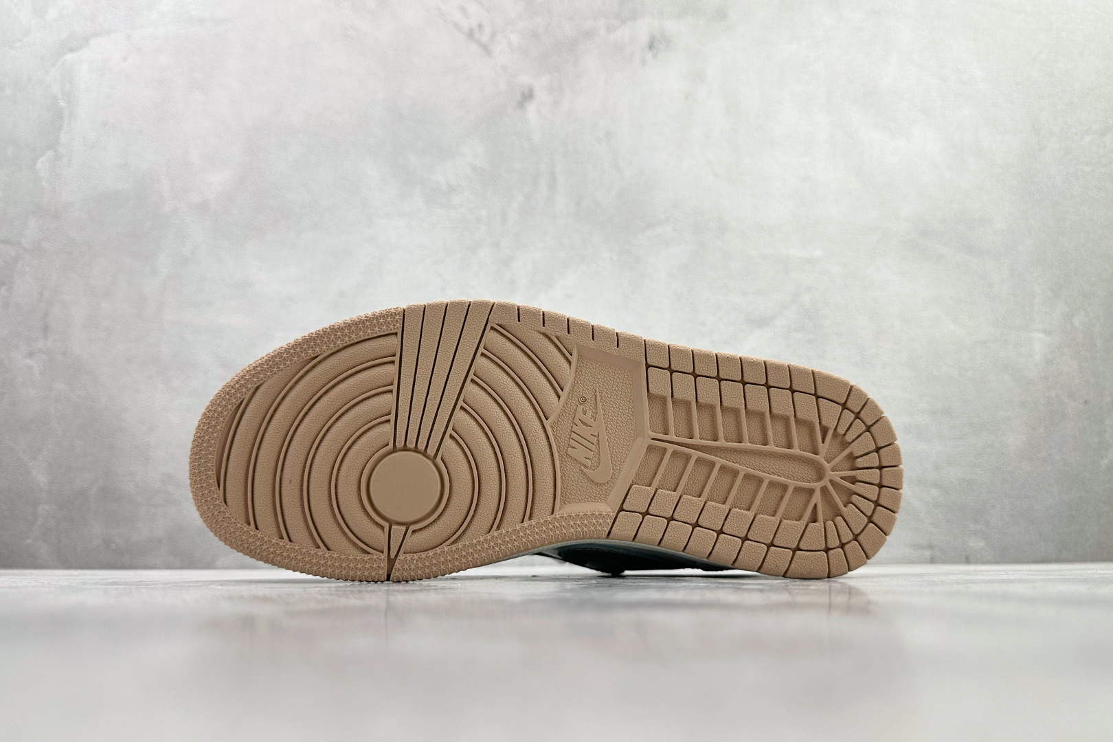 平台爆款 Jordan Air Jordan 1 Low 米灰 553558-169-High Quatity Cheap Brand wholesale wholesaler seller Clothes Bags handbags Sneakers Top Fashion Clothing Shoes from China Factory Chinese suppliers best Quality Beautiful Price 平台爆款 Jordan Air Jordan 1 Low 米灰 553558-169