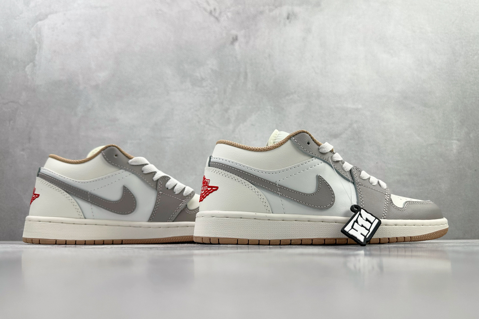 平台爆款 Jordan Air Jordan 1 Low 米灰 553558-169-High Quatity Cheap Brand wholesale wholesaler seller Clothes Bags handbags Sneakers Top Fashion Clothing Shoes from China Factory Chinese suppliers best Quality Beautiful Price 平台爆款 Jordan Air Jordan 1 Low 米灰 553558-169