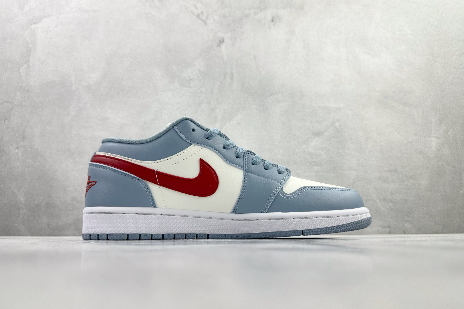 平台爆款 Jordan Air Jordan 1 Low Blue Grey Dune Red 蓝白 DC0774-164-High Quatity Cheap Brand wholesale wholesaler seller Clothes Bags handbags Sneakers Top Fashion Clothing Shoes from China Factory Chinese suppliers best Quality Beautiful Price 平台爆款 Jordan Air Jordan 1 Low Blue Grey Dune Red 蓝白 DC0774-164
