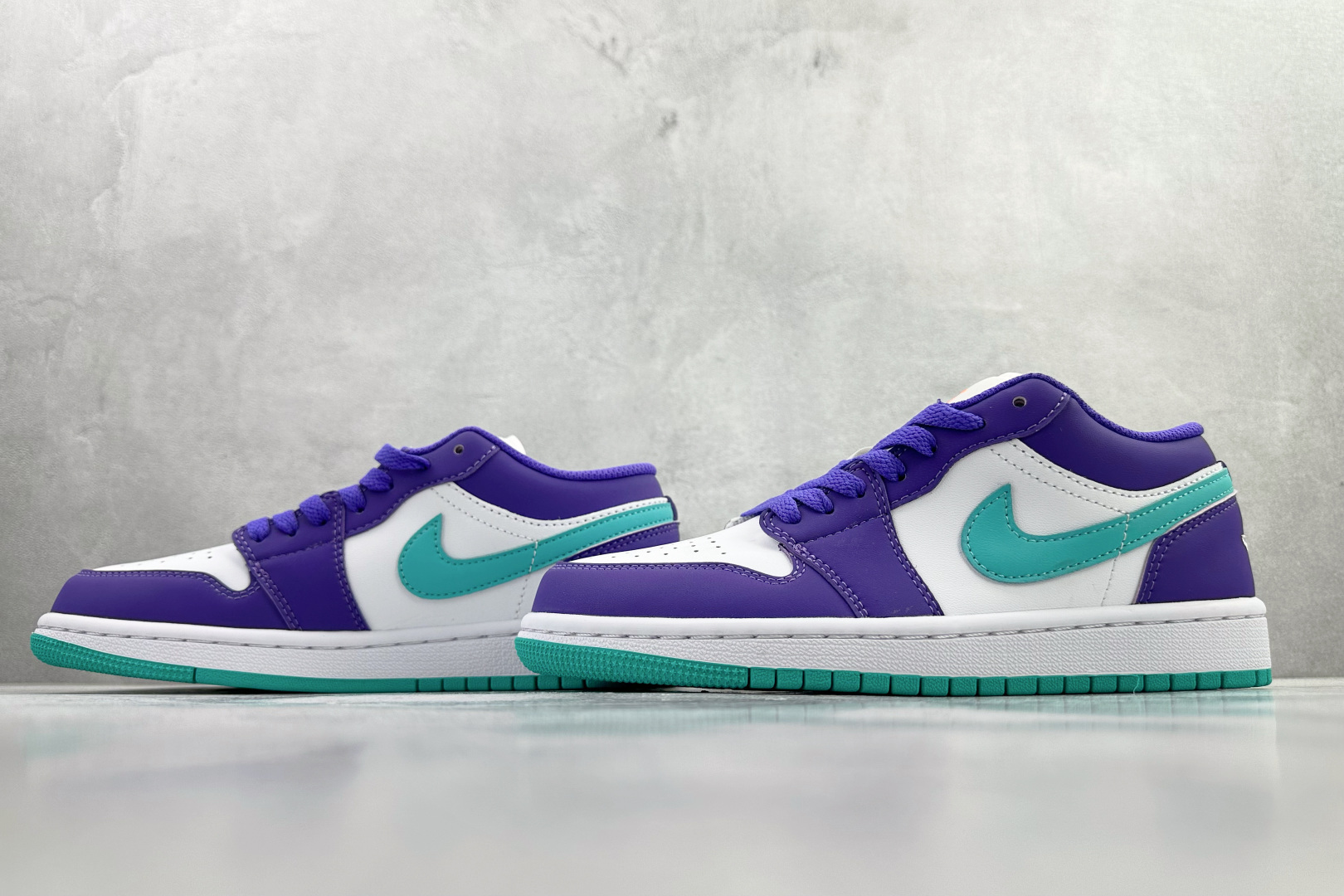 平台爆款 Jordan Air Jordan 1 Low 白紫 HJ9013-550-High Quatity Cheap Brand wholesale wholesaler seller Clothes Bags handbags Sneakers Top Fashion Clothing Shoes from China Factory Chinese suppliers best Quality Beautiful Price 平台爆款 Jordan Air Jordan 1 Low 白紫 HJ9013-550