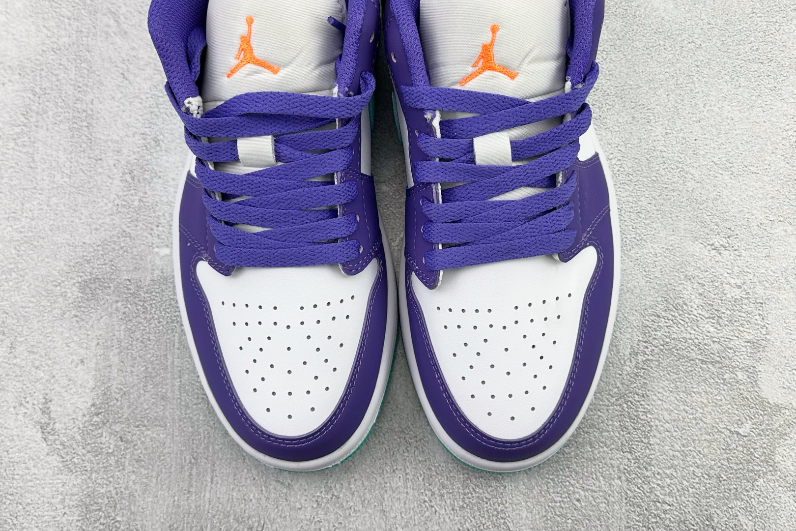 平台爆款 Jordan Air Jordan 1 Low 白紫 HJ9013-550-High Quatity Cheap Brand wholesale wholesaler seller Clothes Bags handbags Sneakers Top Fashion Clothing Shoes from China Factory Chinese suppliers best Quality Beautiful Price 平台爆款 Jordan Air Jordan 1 Low 白紫 HJ9013-550