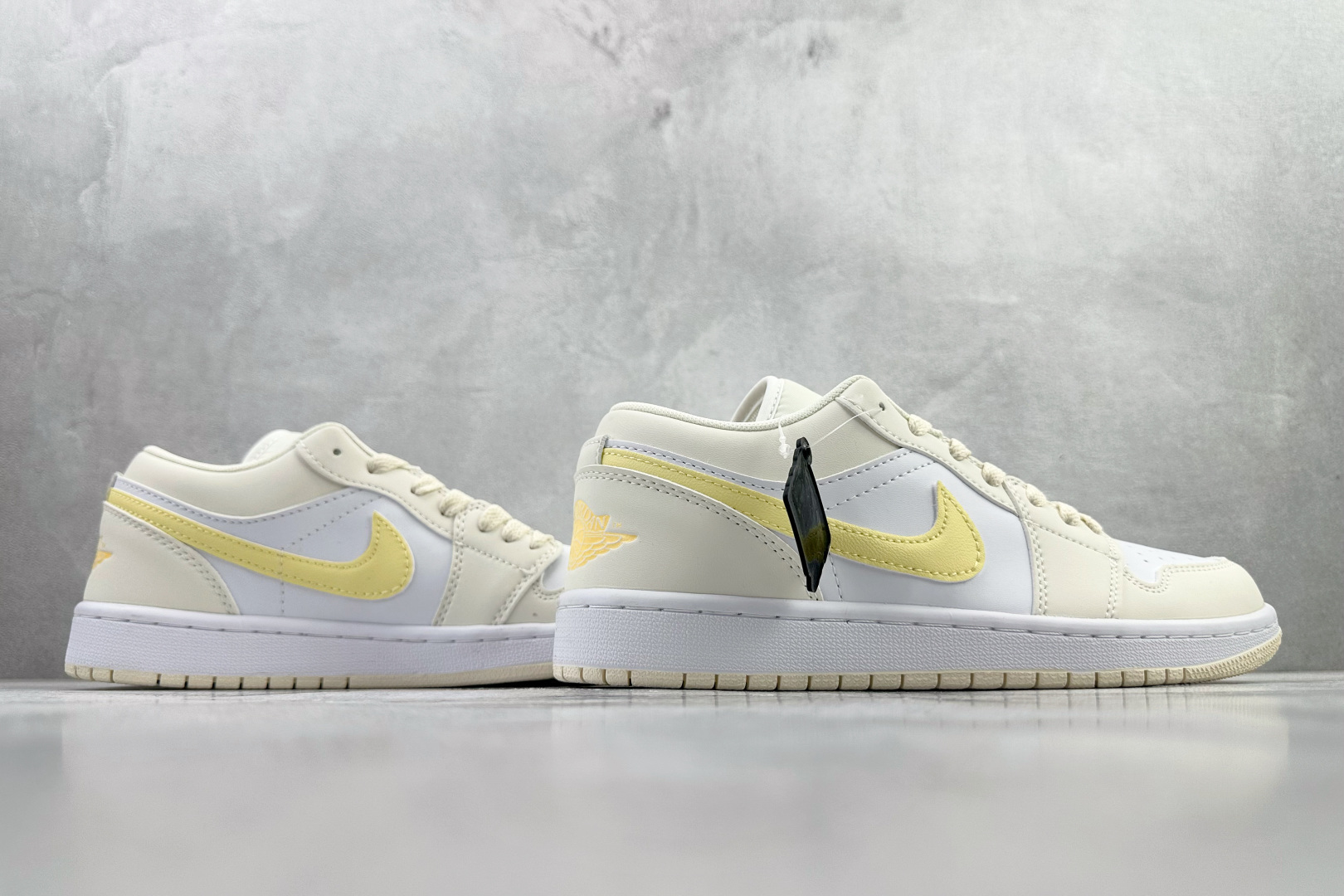 平台爆款 Jordan Air Jordan 1 Low 白黄 FV8486-181-High Quatity Cheap Brand wholesale wholesaler seller Clothes Bags handbags Sneakers Top Fashion Clothing Shoes from China Factory Chinese suppliers best Quality Beautiful Price 平台爆款 Jordan Air Jordan 1 Low 白黄 FV8486-181