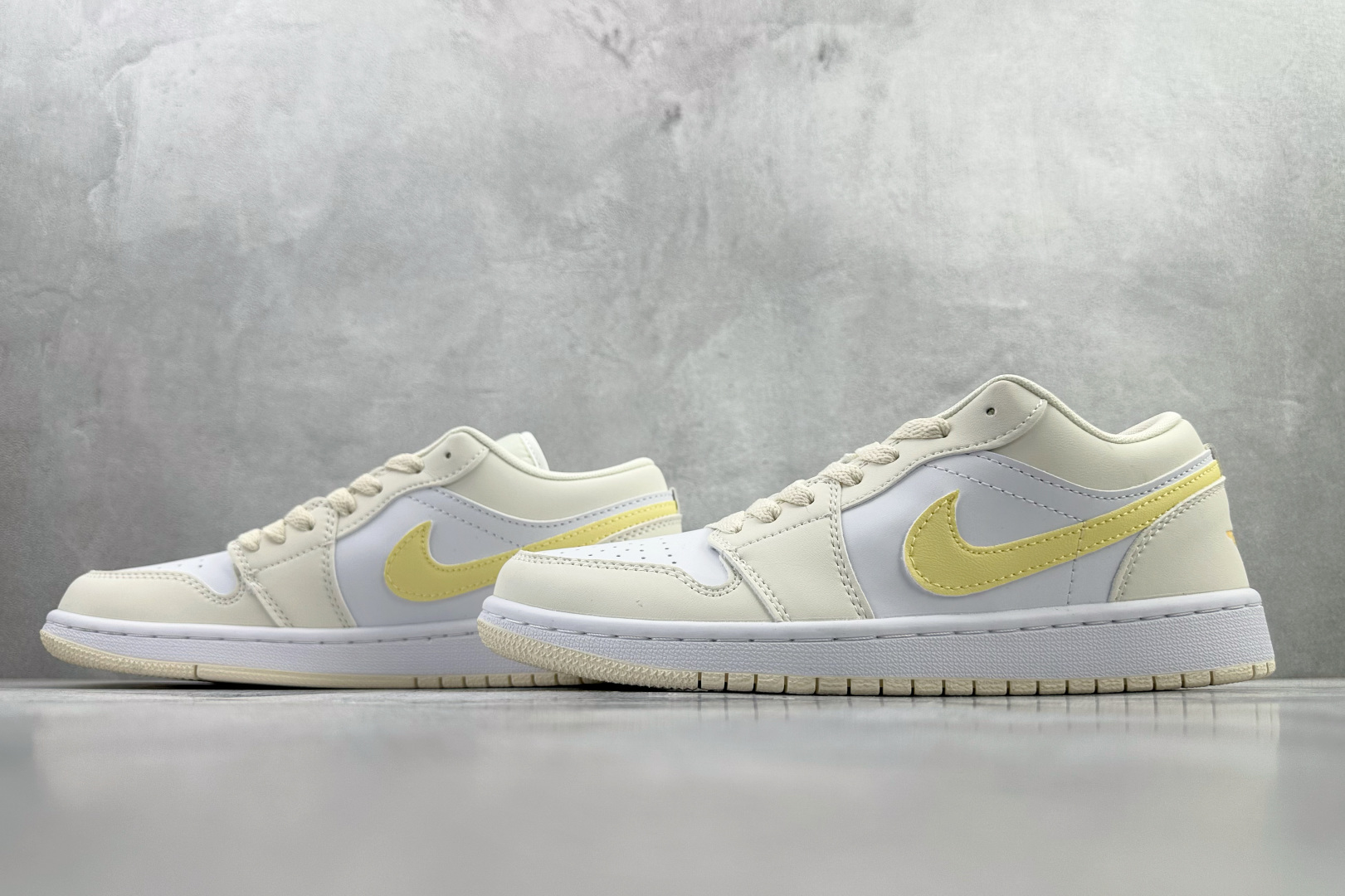 平台爆款 Jordan Air Jordan 1 Low 白黄 FV8486-181-High Quatity Cheap Brand wholesale wholesaler seller Clothes Bags handbags Sneakers Top Fashion Clothing Shoes from China Factory Chinese suppliers best Quality Beautiful Price 平台爆款 Jordan Air Jordan 1 Low 白黄 FV8486-181